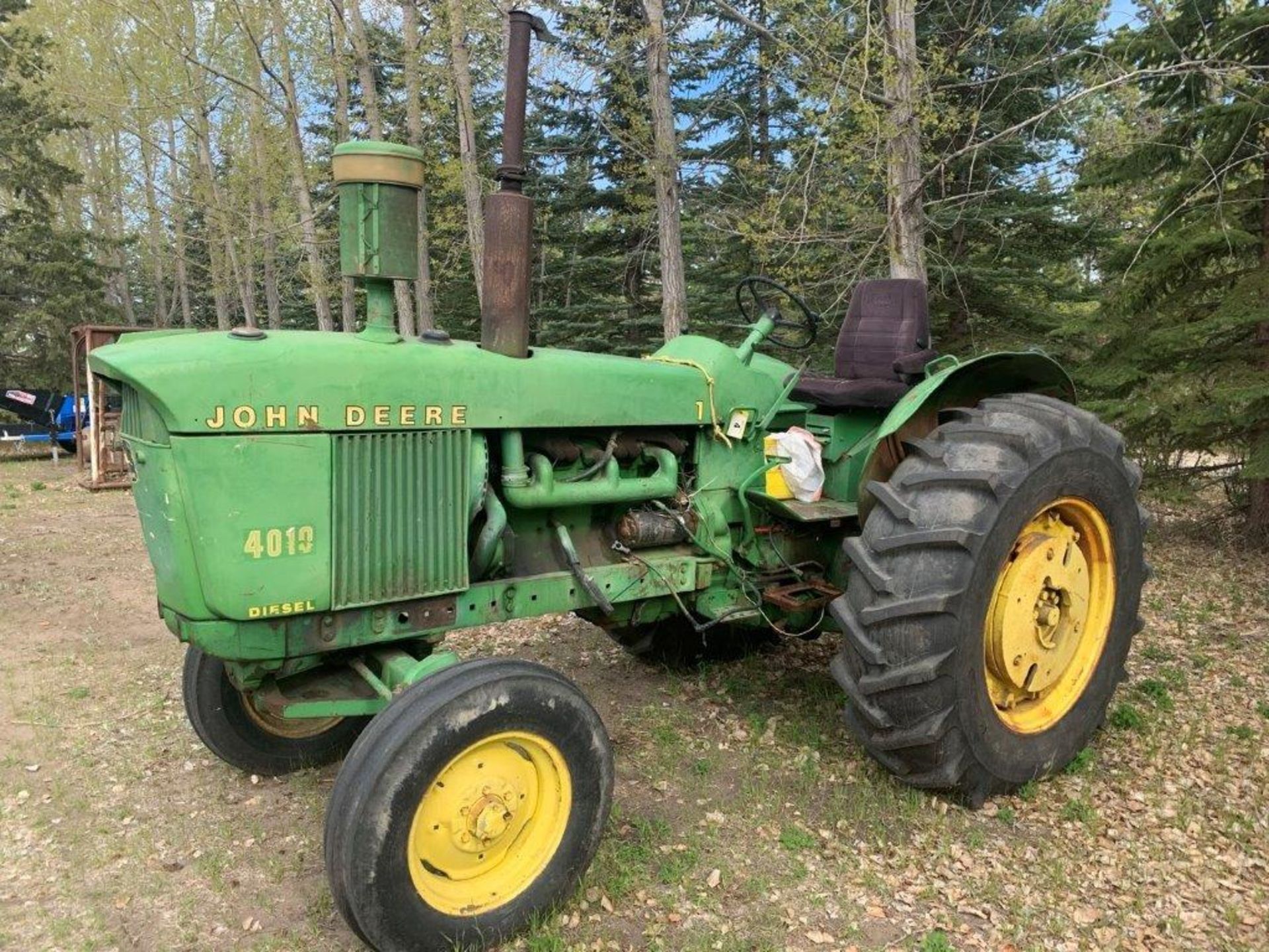 JOHN DEERE 4010 TRACTOR, DIESEL, 2WD, 18.4-34 R1 RUBBER (GOOD CONDITION), 540 PTO, S/N 401022T3600