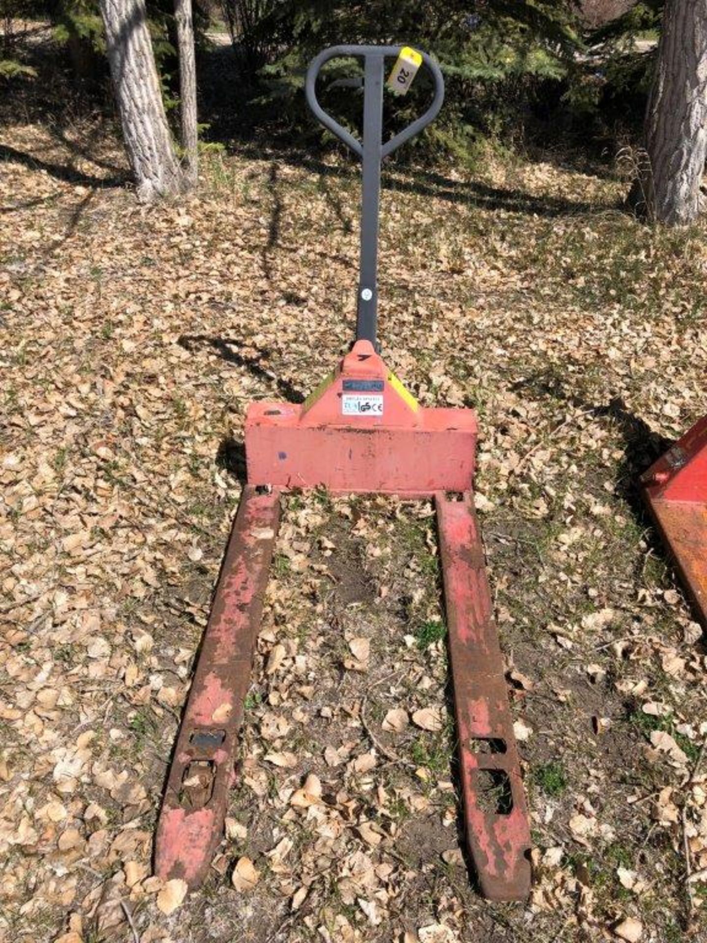 5500LB PALLET JACK ML55 AND 3000LB PALLET JACK INDUSTRIA PLEX, NEEDS REPAIR - Image 5 of 10