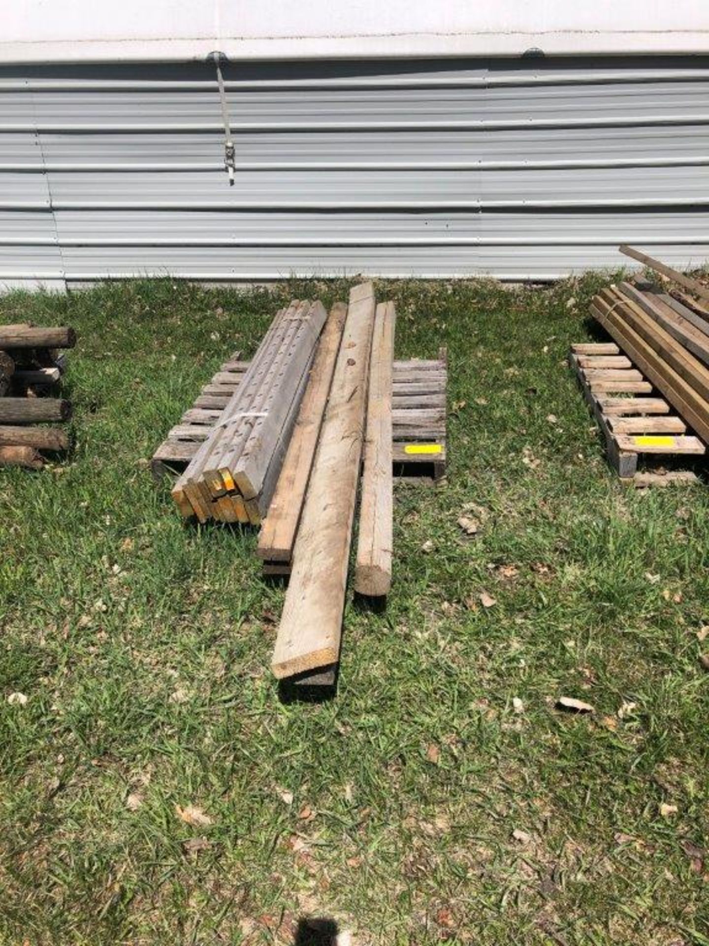 2-6"X6"X12FT TREATED POSTS AND ASSORTED LUMBER - Image 5 of 5