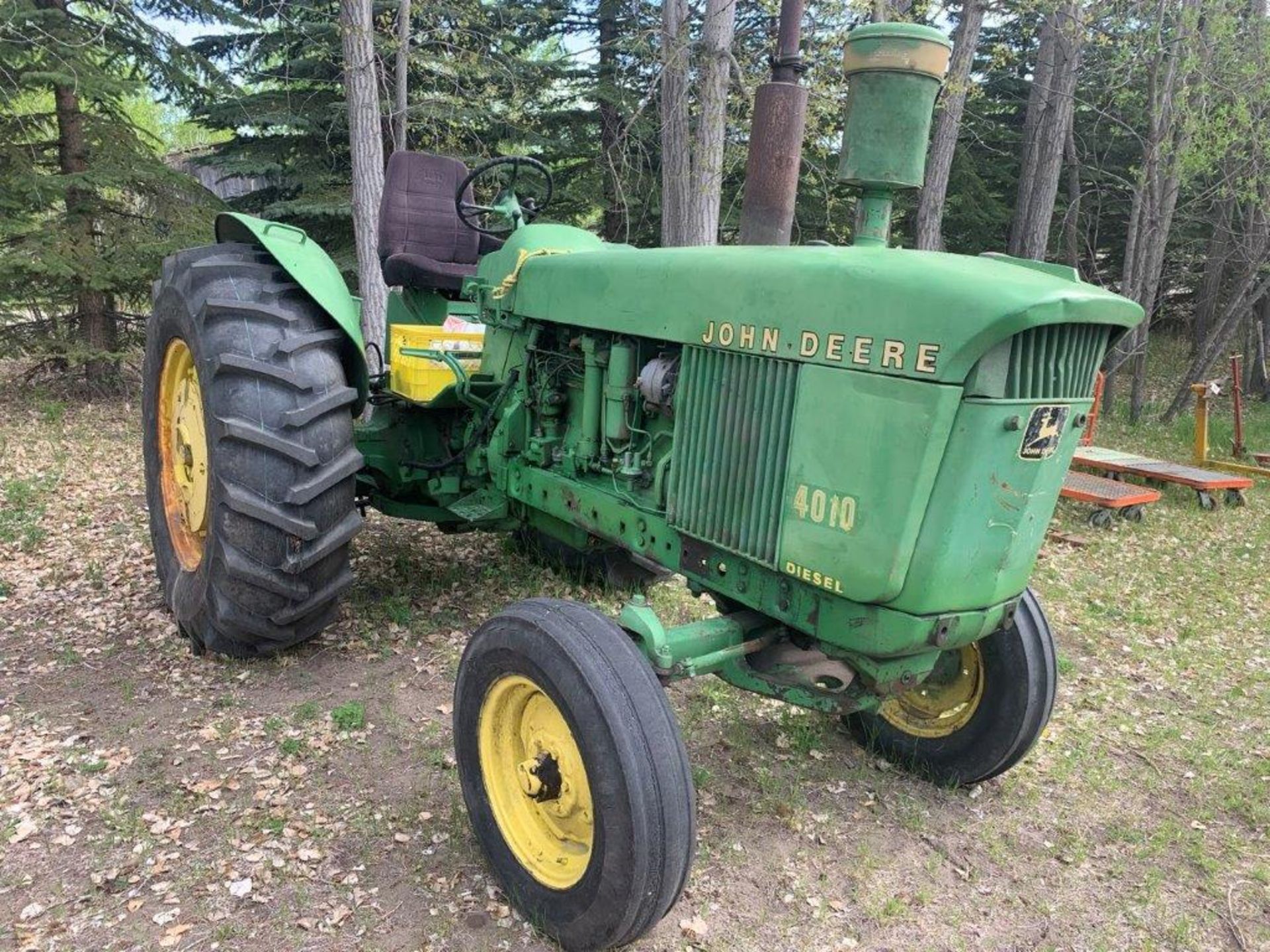 JOHN DEERE 4010 TRACTOR, DIESEL, 2WD, 18.4-34 R1 RUBBER (GOOD CONDITION), 540 PTO, S/N 401022T3600 - Image 2 of 14