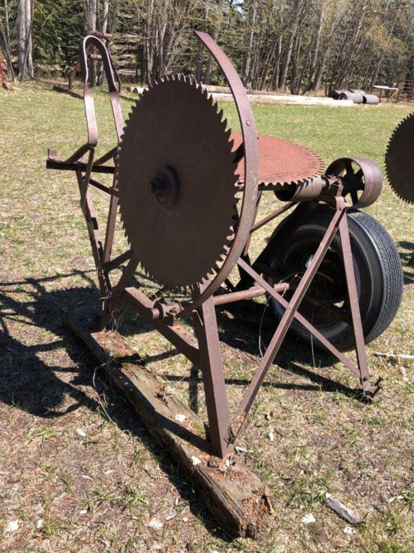 ANTIQUE SAWMILL, PTO DRIVE, (NEEDS REPAIR) - Image 3 of 4