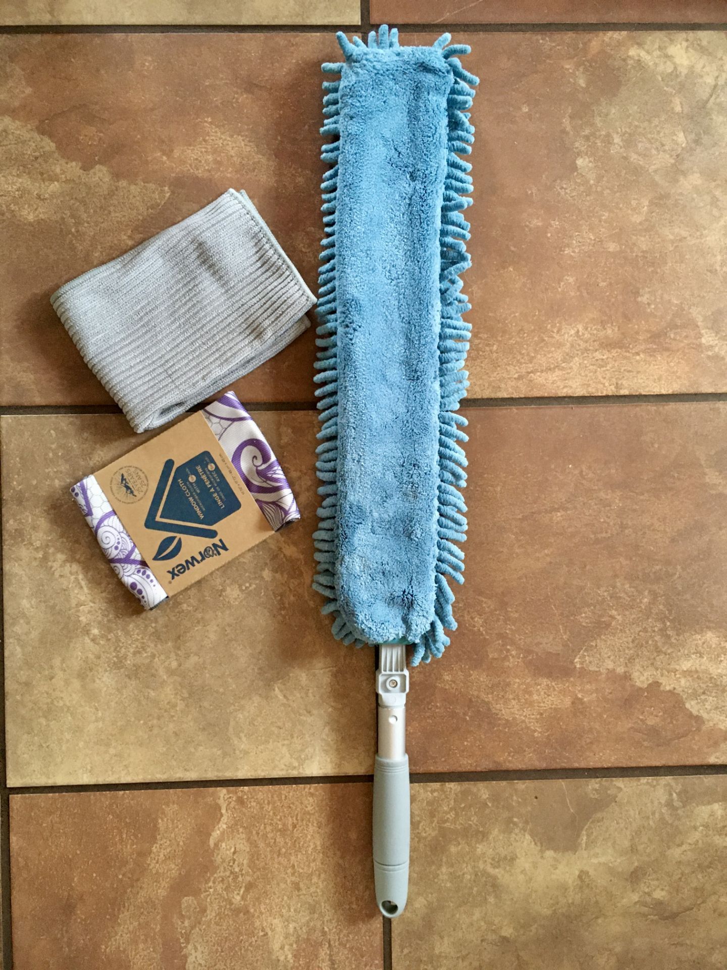 NORWEX BUNDLE: ENVIROWAND WITH 2 SIDED SLEEVE, WINDOW CLOTH & KITCHEN CLOTH - Image 2 of 2