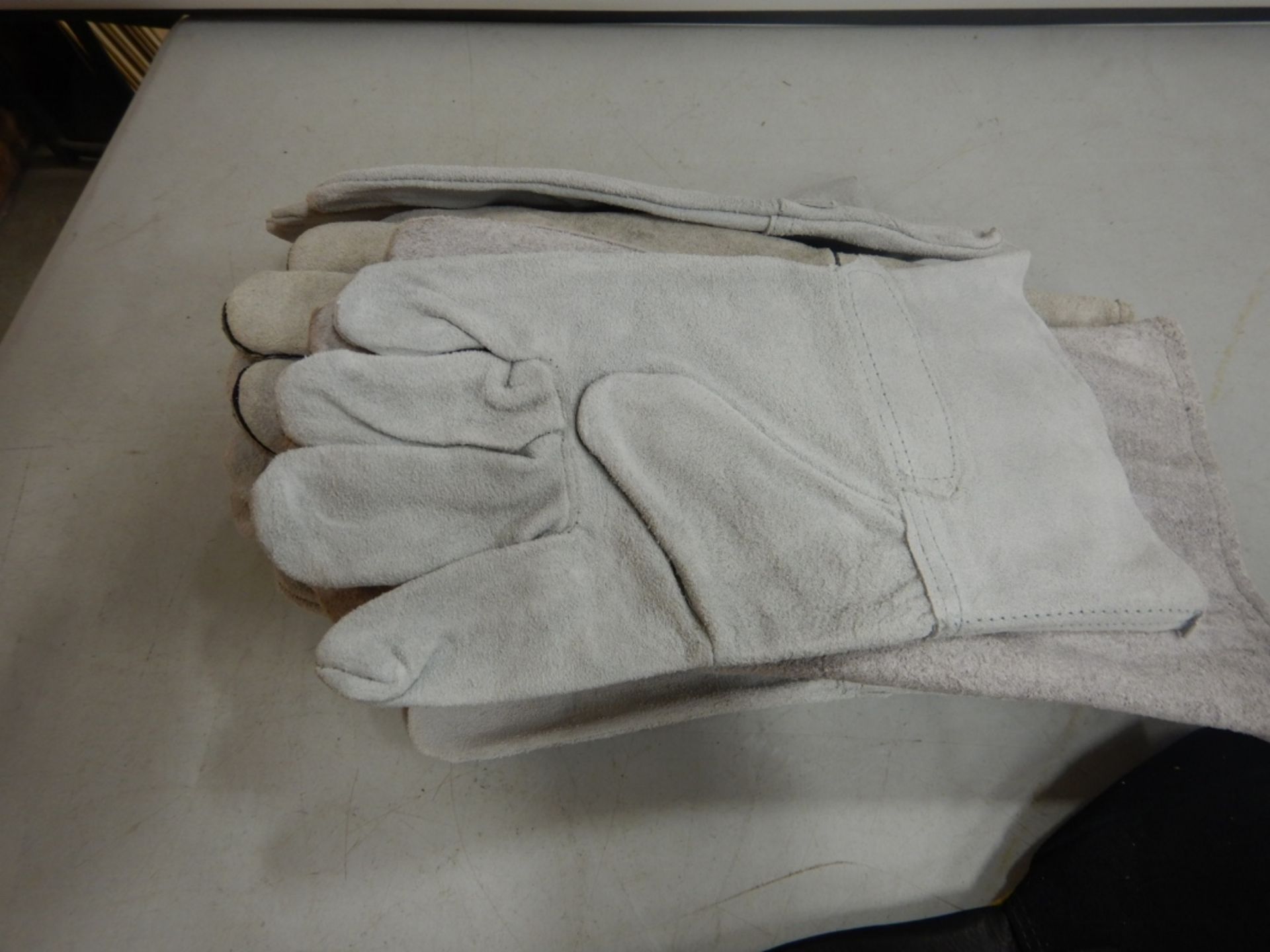 ANARCHY WELDING GLOVES AND 8PR OF LEATHER WELDING GLOVES - Image 3 of 3