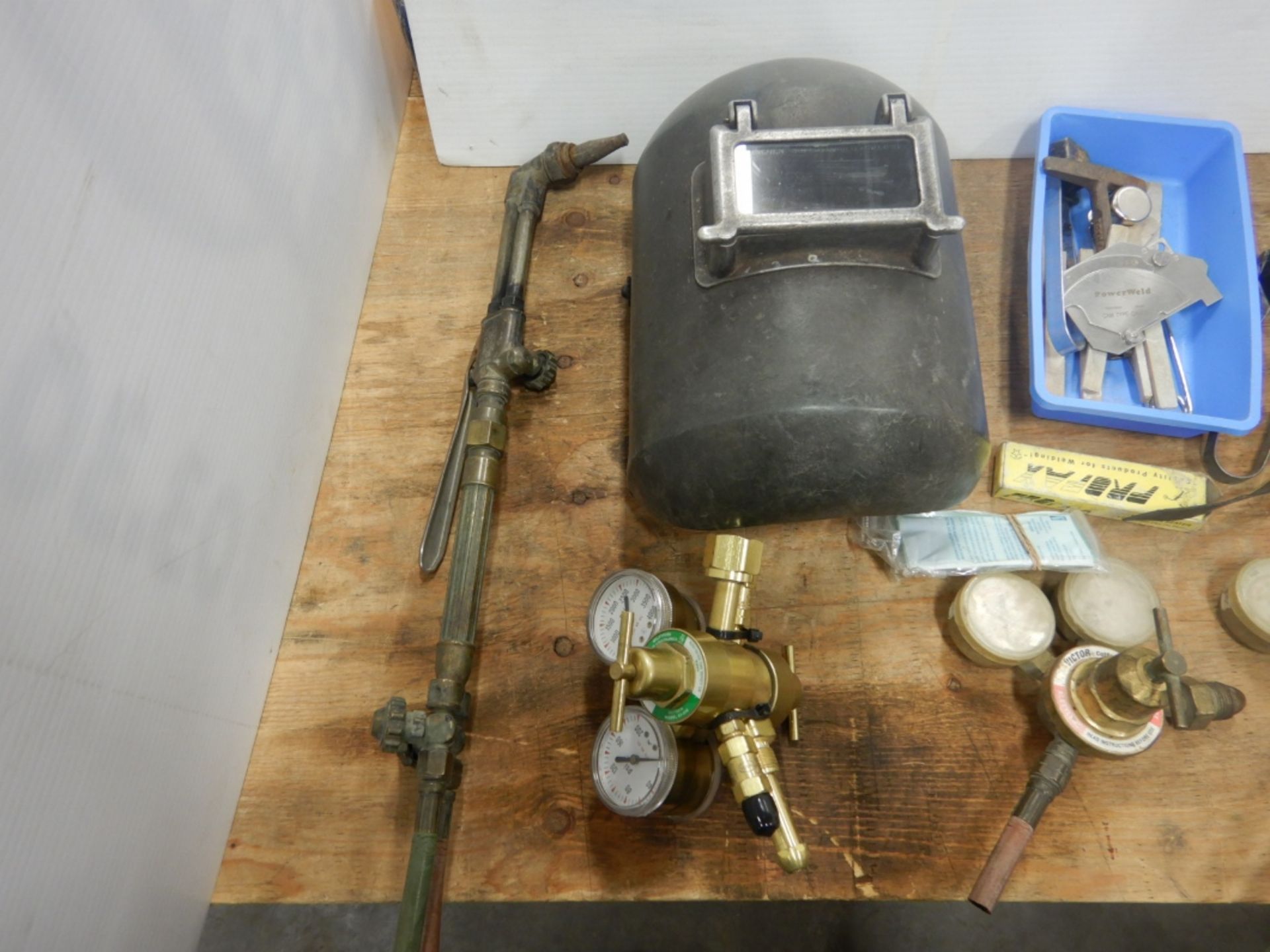 L/O CUTTING TORCH, WELDING MASK, REGULATORS, VALVES, STRIKER, VISE-GRIPS - Image 2 of 3