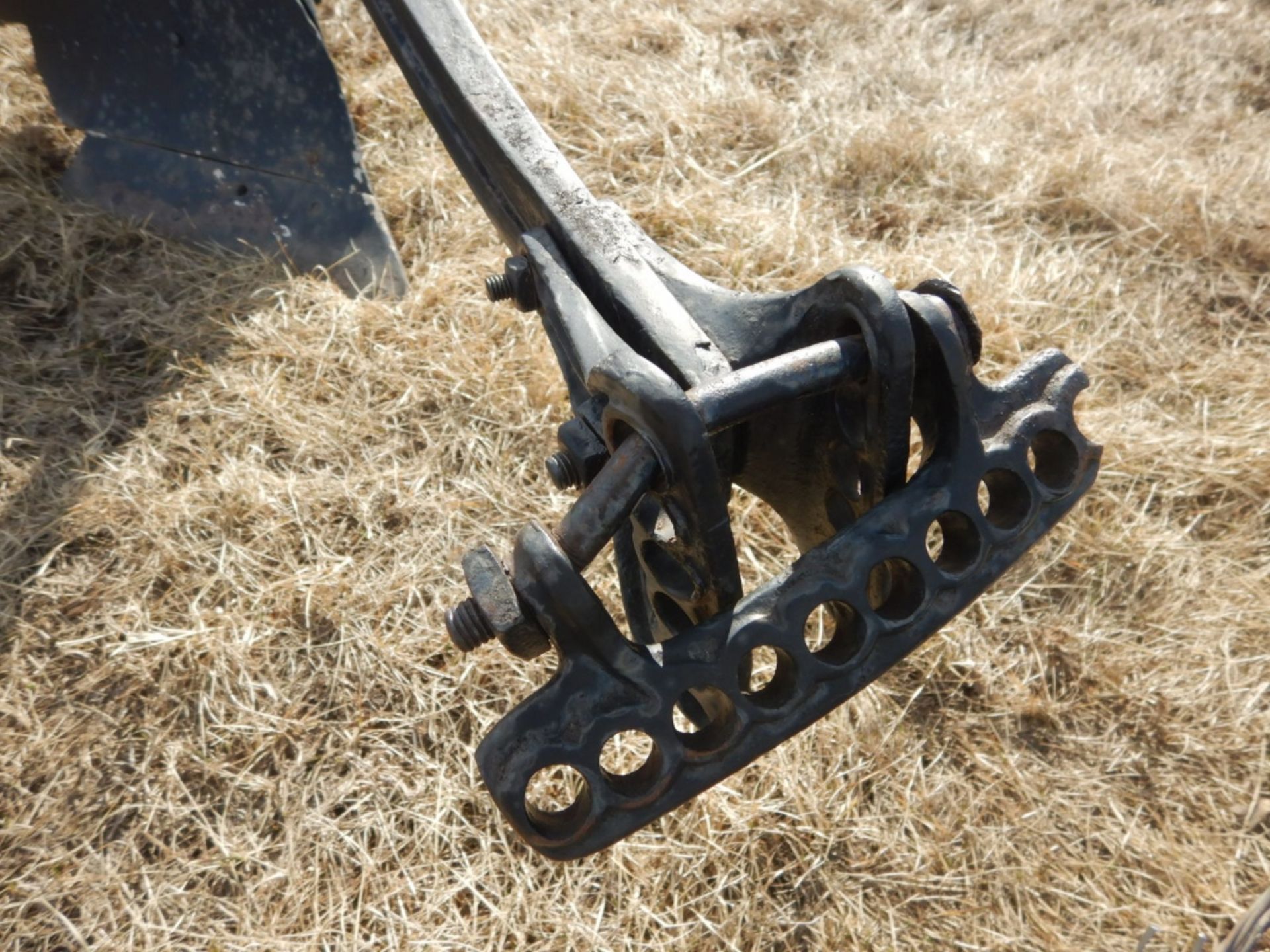 HORSE DRAWN ONE BOTTOM WALKING PLOW, ANTIQUE GARDEN CULTIVATOR - Image 5 of 5