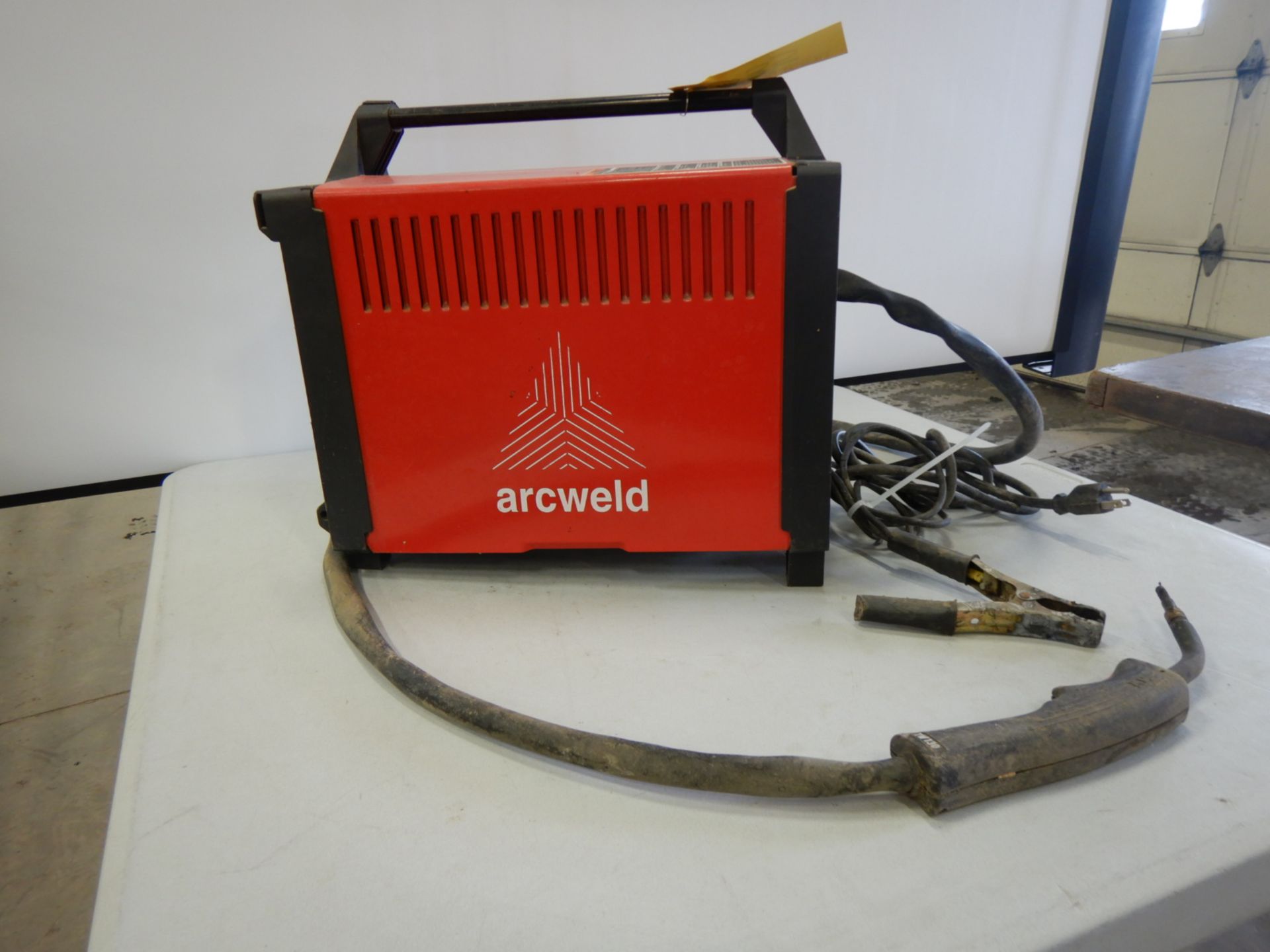 ARCWELD HANDICORE 100 MIG WELDER 120V 15AMP N804115/02-1, (NEEDS NEW TIP) - Image 5 of 7