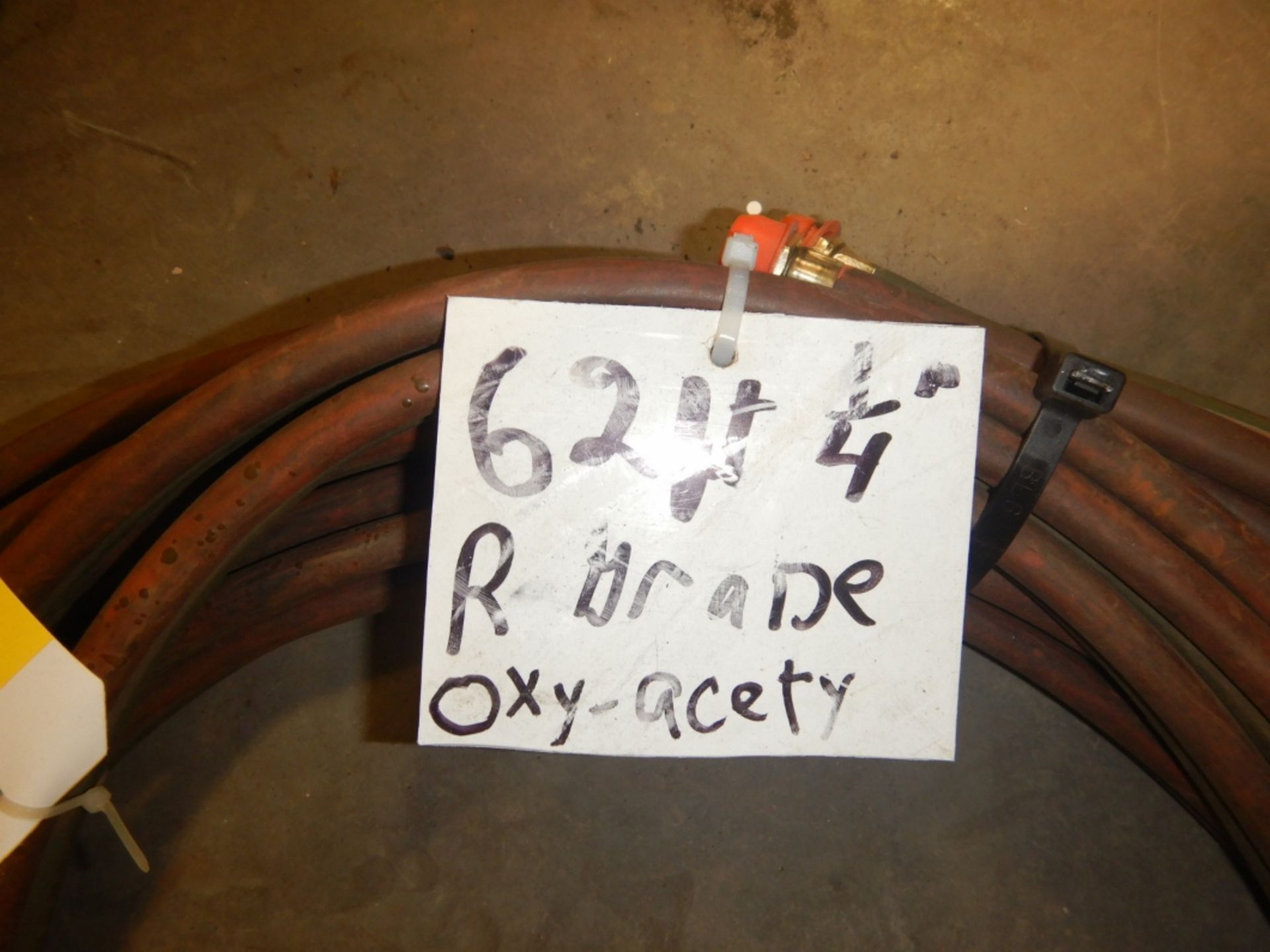 62FT 1/4 INCH R GRADE OXY/ACC HOSE - Image 3 of 3