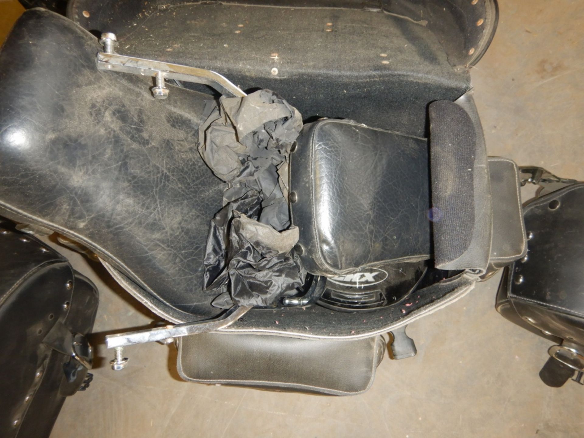 SADDLE BAG SET TO FIT HONDA VTX (LOT 3) - Image 4 of 4