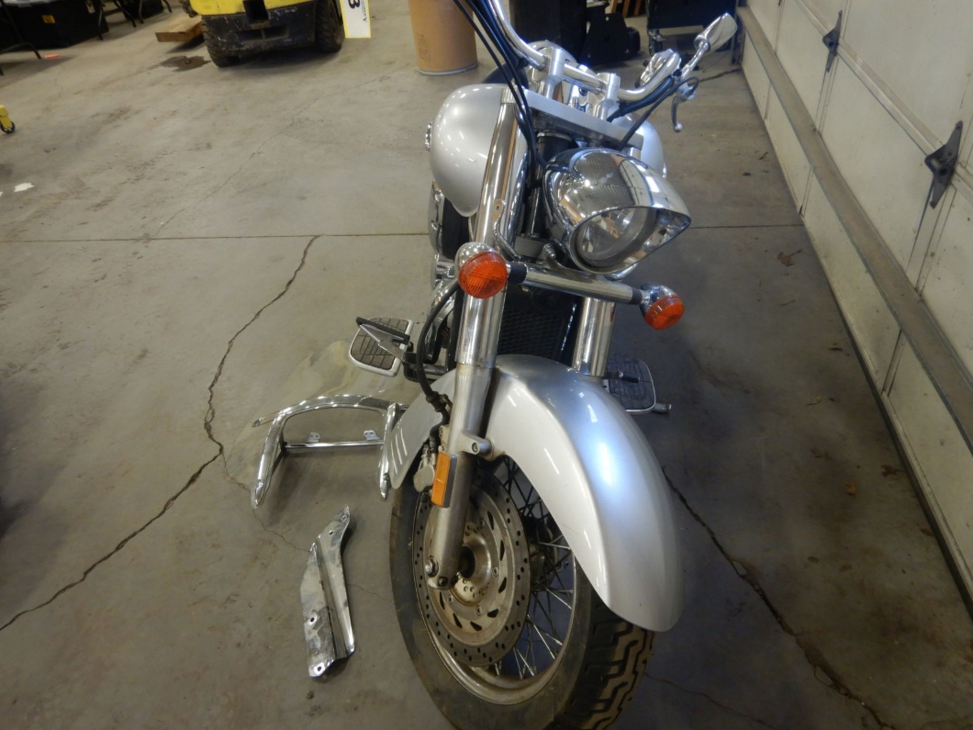 2006 HONDA VTX1300S6 MOTORCYCLE W/ WINDSHIELD INCLUDED (INSTALLATION REQUIRED) 5067 KM SHOWING - Image 5 of 12
