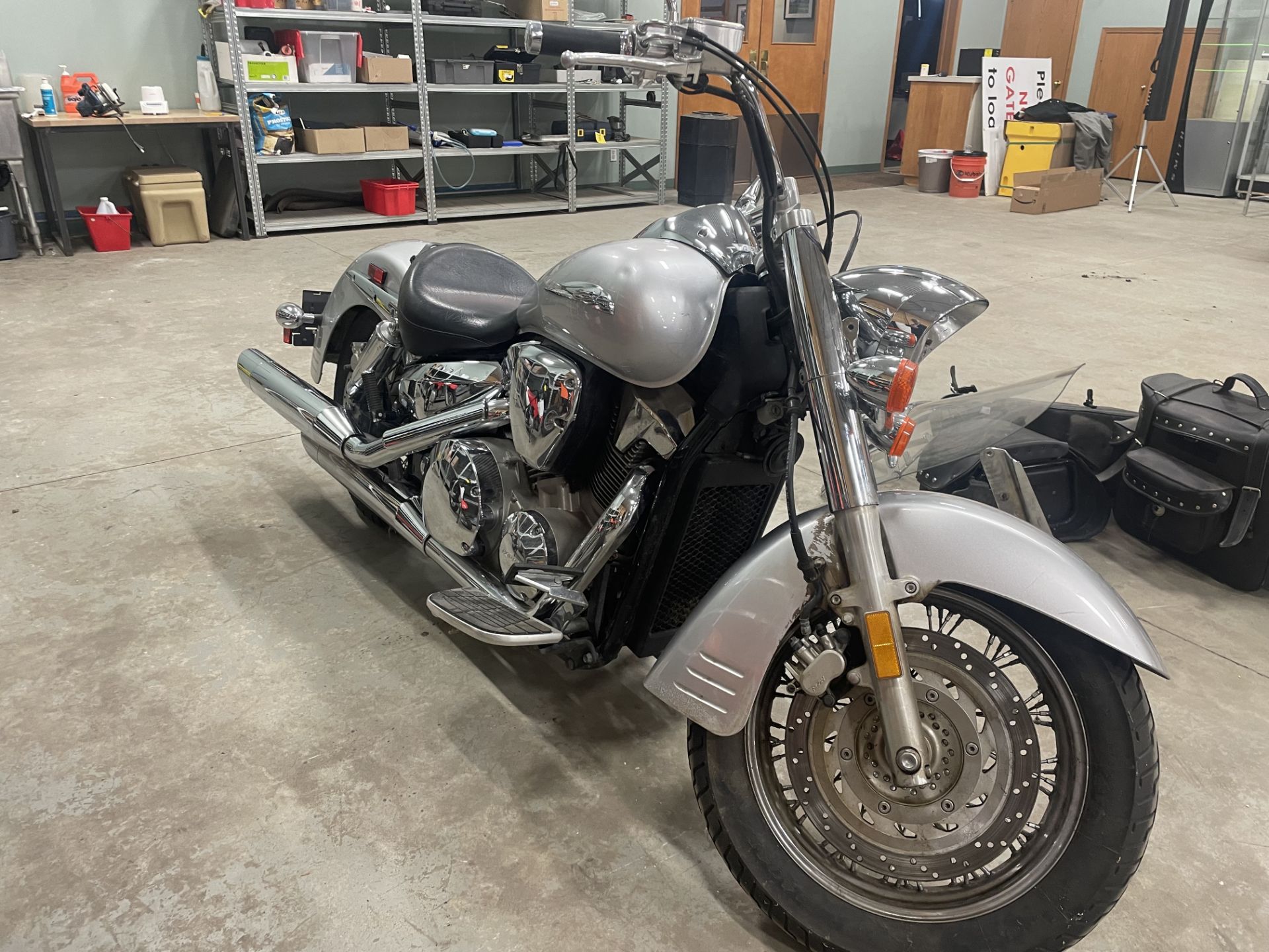 2006 HONDA VTX1300S6 MOTORCYCLE W/ WINDSHIELD INCLUDED (INSTALLATION REQUIRED) 5067 KM SHOWING