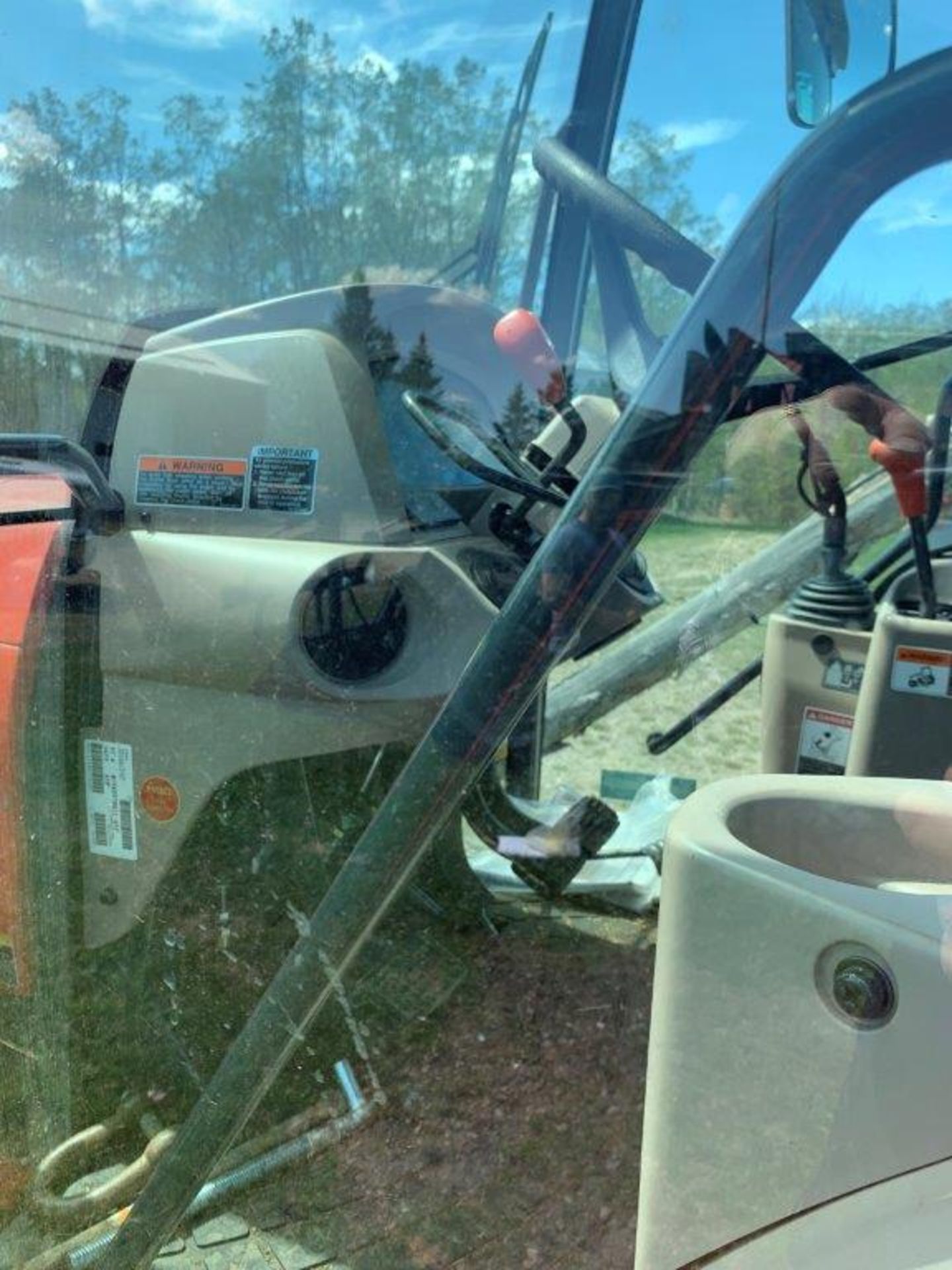 2018 KUBOTA M7060 4X4 TRACTOR W/ KUBOTA LA1154 FEL & EURO -KWIK ATTACH. 80 INCH BUCKET, 12 SPD. - Image 9 of 10