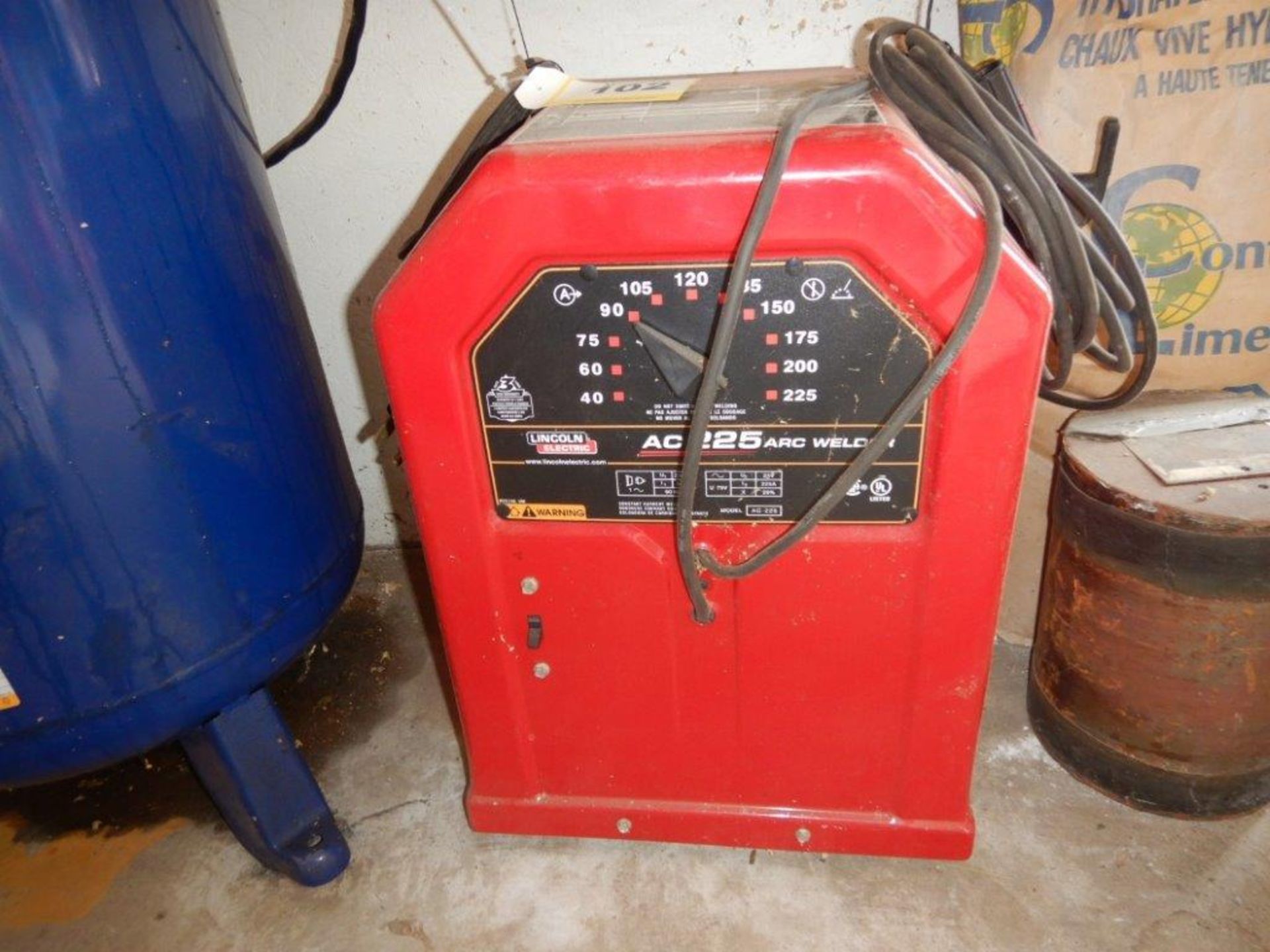 LINCOLN AC 225 ARC WELDER - 220V W/ CABLES - Image 4 of 5