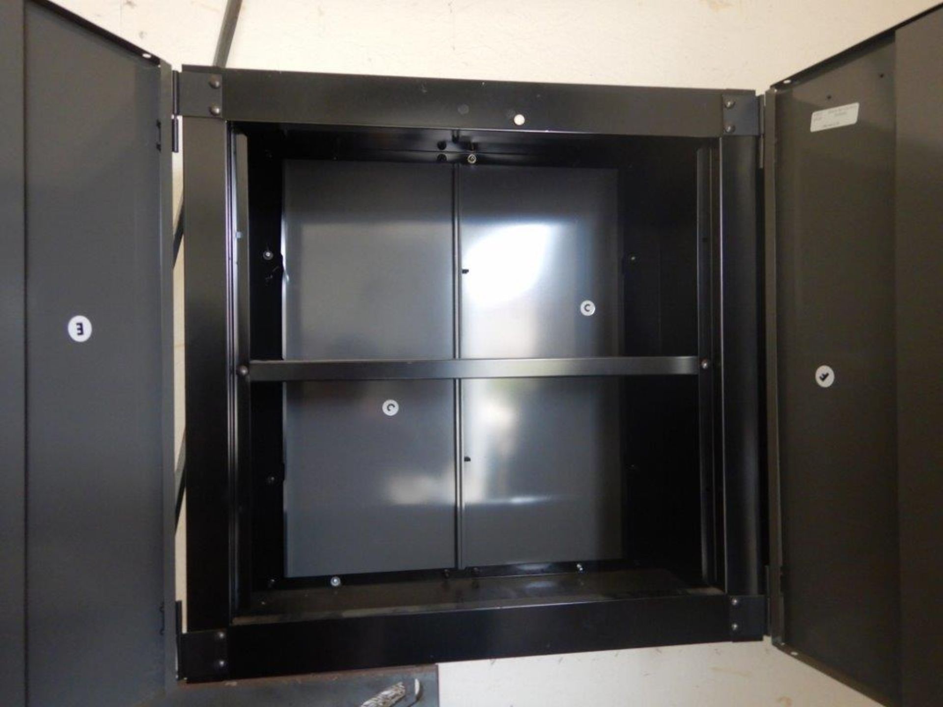 HUSKY METAL WALL MT. PARTS CABINET - Image 3 of 3