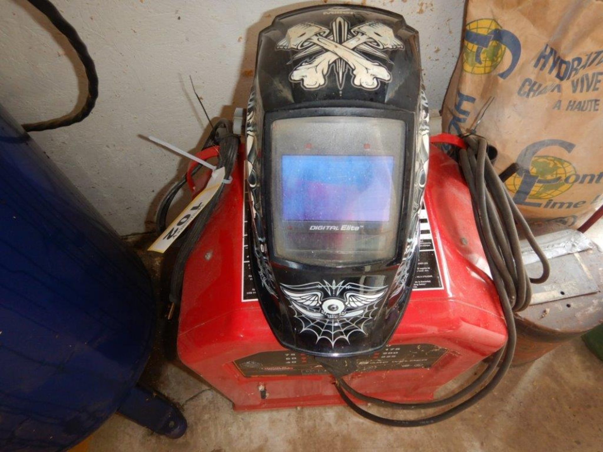 LINCOLN AC 225 ARC WELDER - 220V W/ CABLES - Image 3 of 5