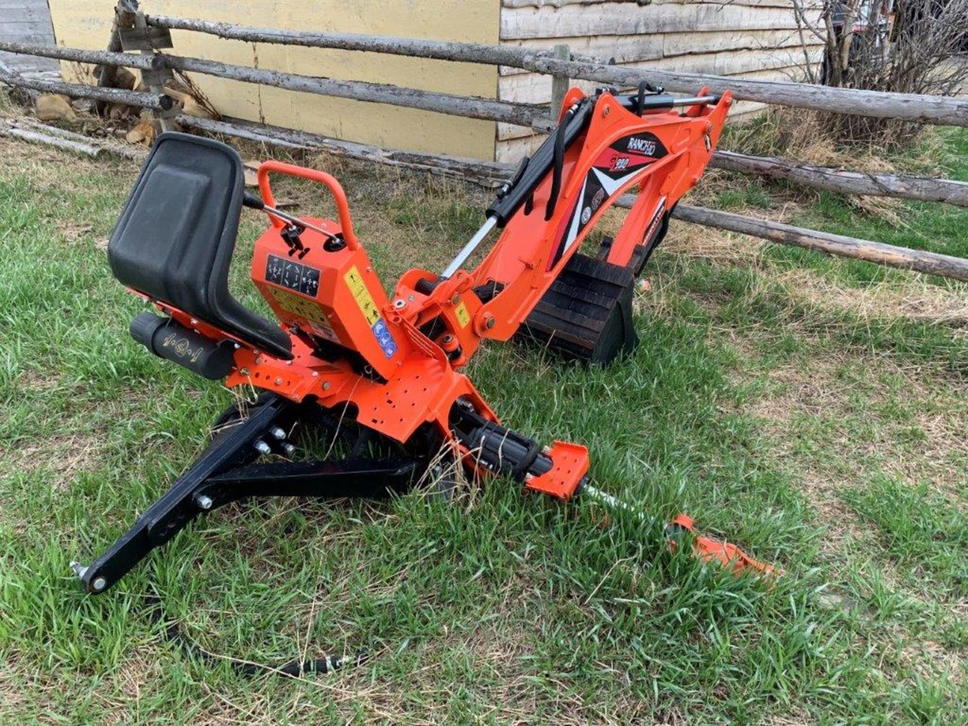 WALLENSTEIN RANCH HO GX920 BACK HOE ATTACH. W/ 15-IN & 24-INCH TOOTH BUCKETS TO FIT 3 PT - Image 3 of 12