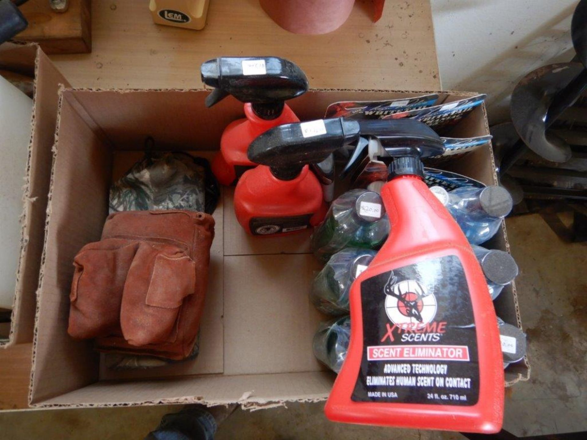 L/O ASSORTED HUNTING ITEMS INCLUDING XTREME SCENTS, SCENT ELIMINATORS, ETC - Image 3 of 3