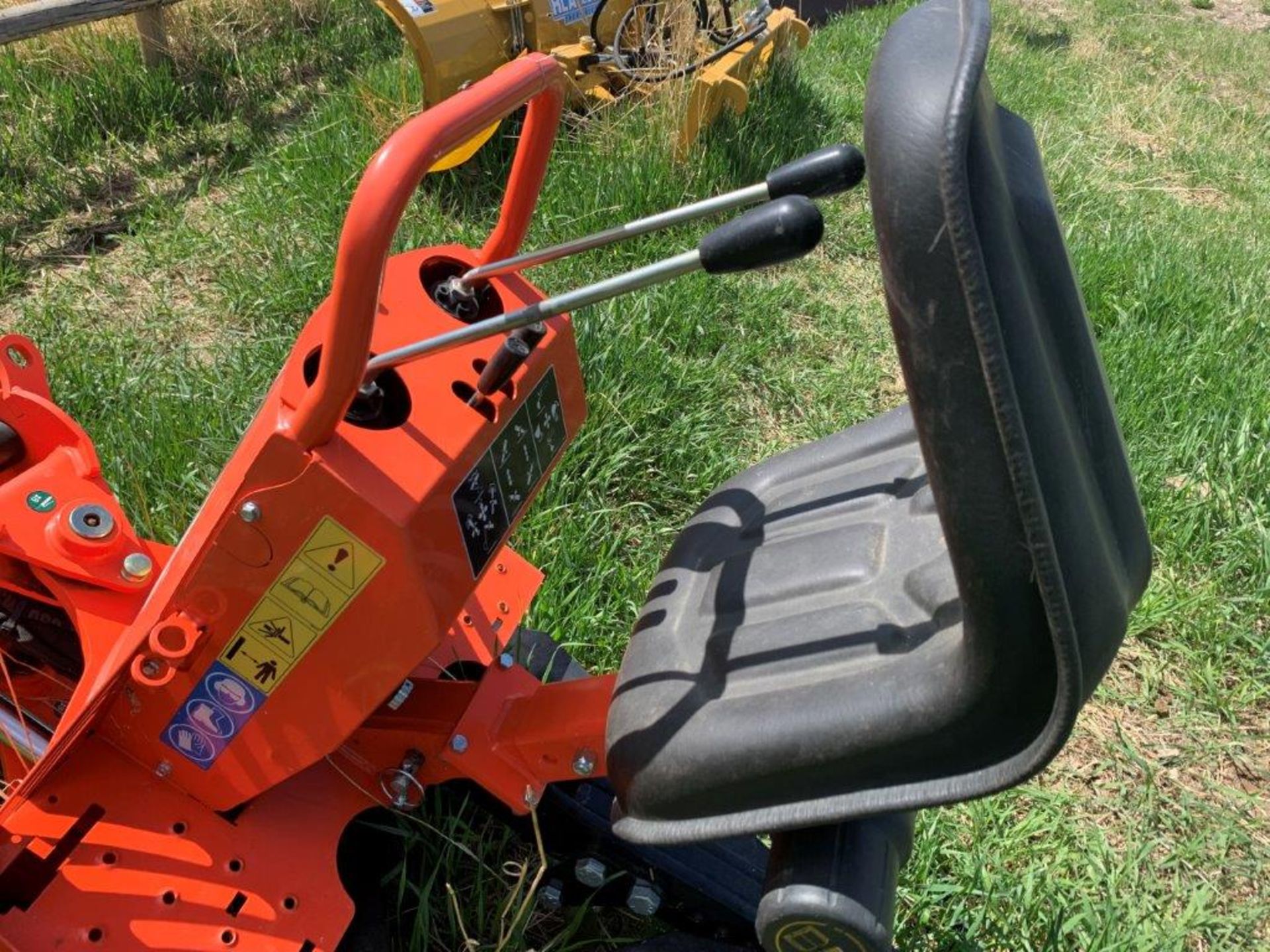 WALLENSTEIN RANCH HO GX920 BACK HOE ATTACH. W/ 15-IN & 24-INCH TOOTH BUCKETS TO FIT 3 PT - Image 5 of 12