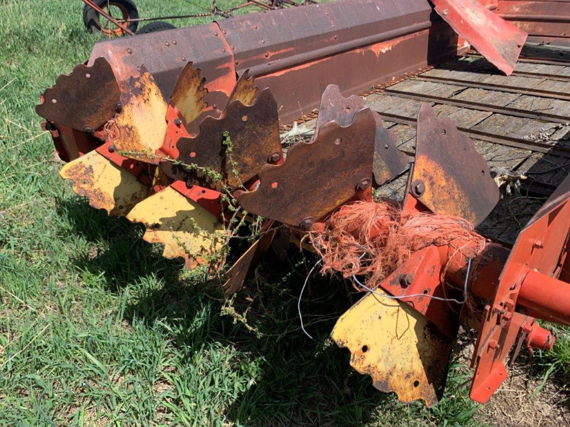 NH 519 S/A MANURE SPREADER, S/N 529711 - Image 6 of 8