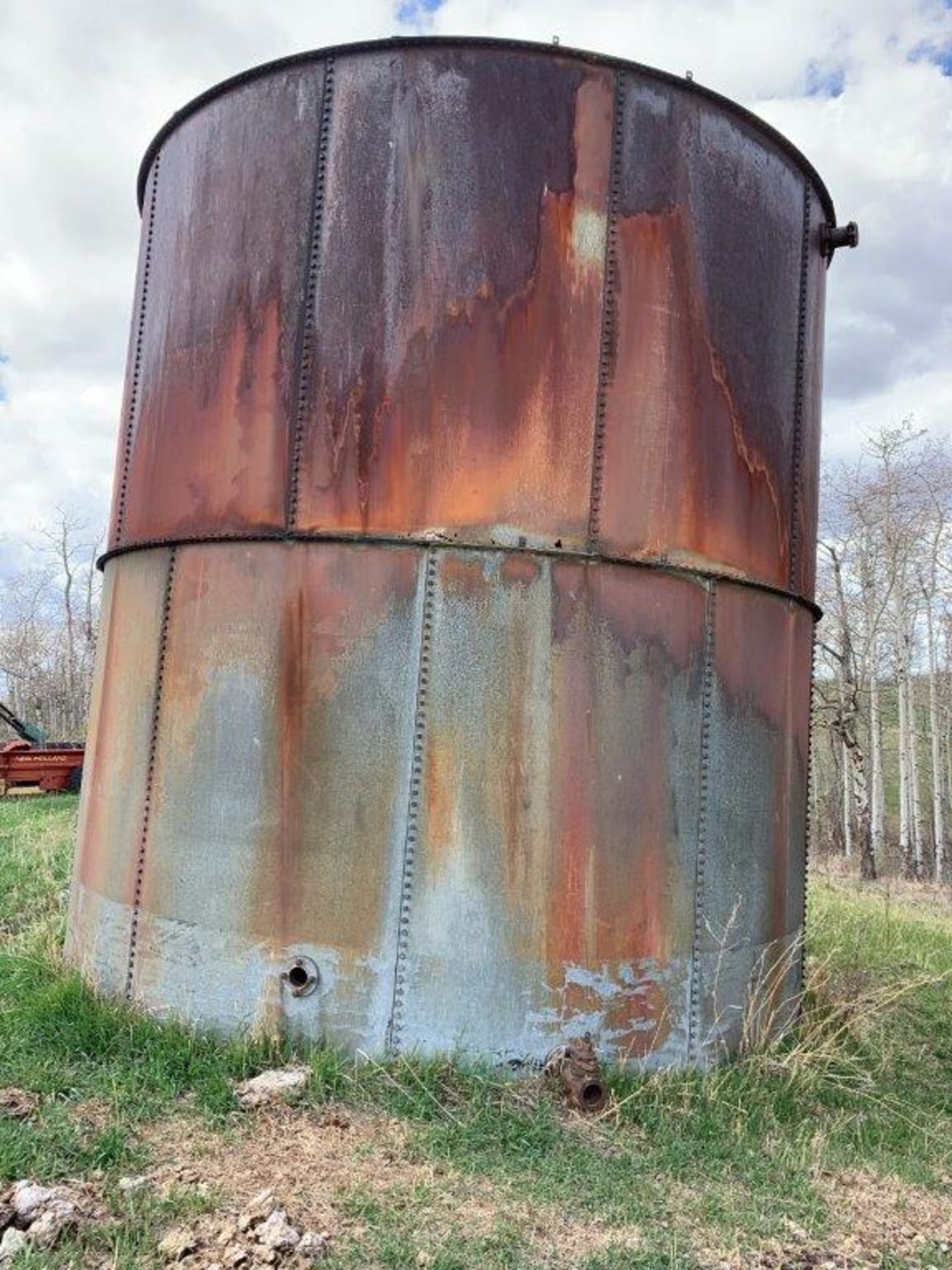 OILFIELD TANK - SALVAGE ONLY, **TO BE REMOVED BY JULY 31ST, 2022** - Image 4 of 4