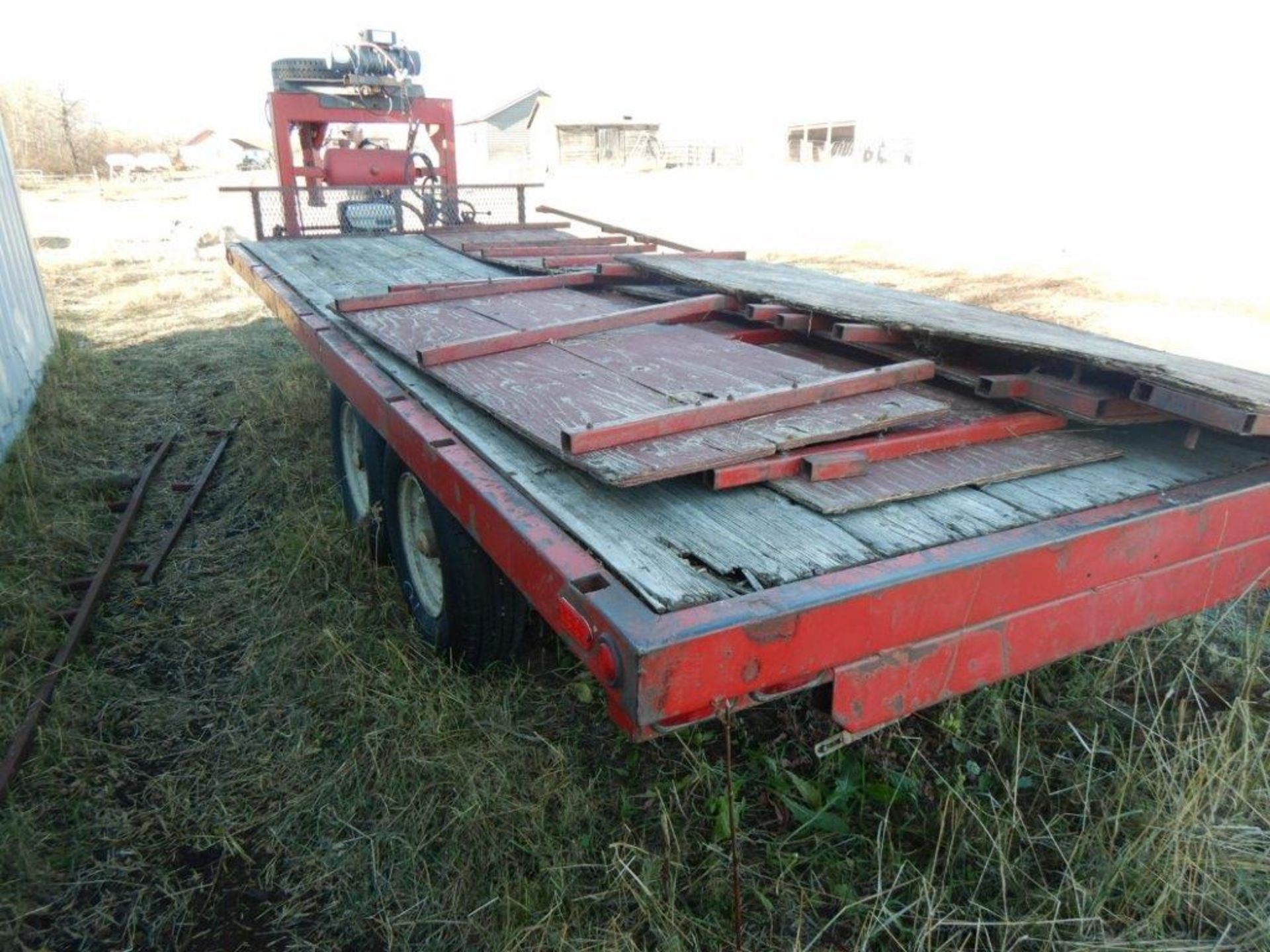 T/A G/N FLAT DECK TRAILER W/WINCH, HYD. TILT, 9 HP HONDA ENGINE (NO VIN) - Image 8 of 15