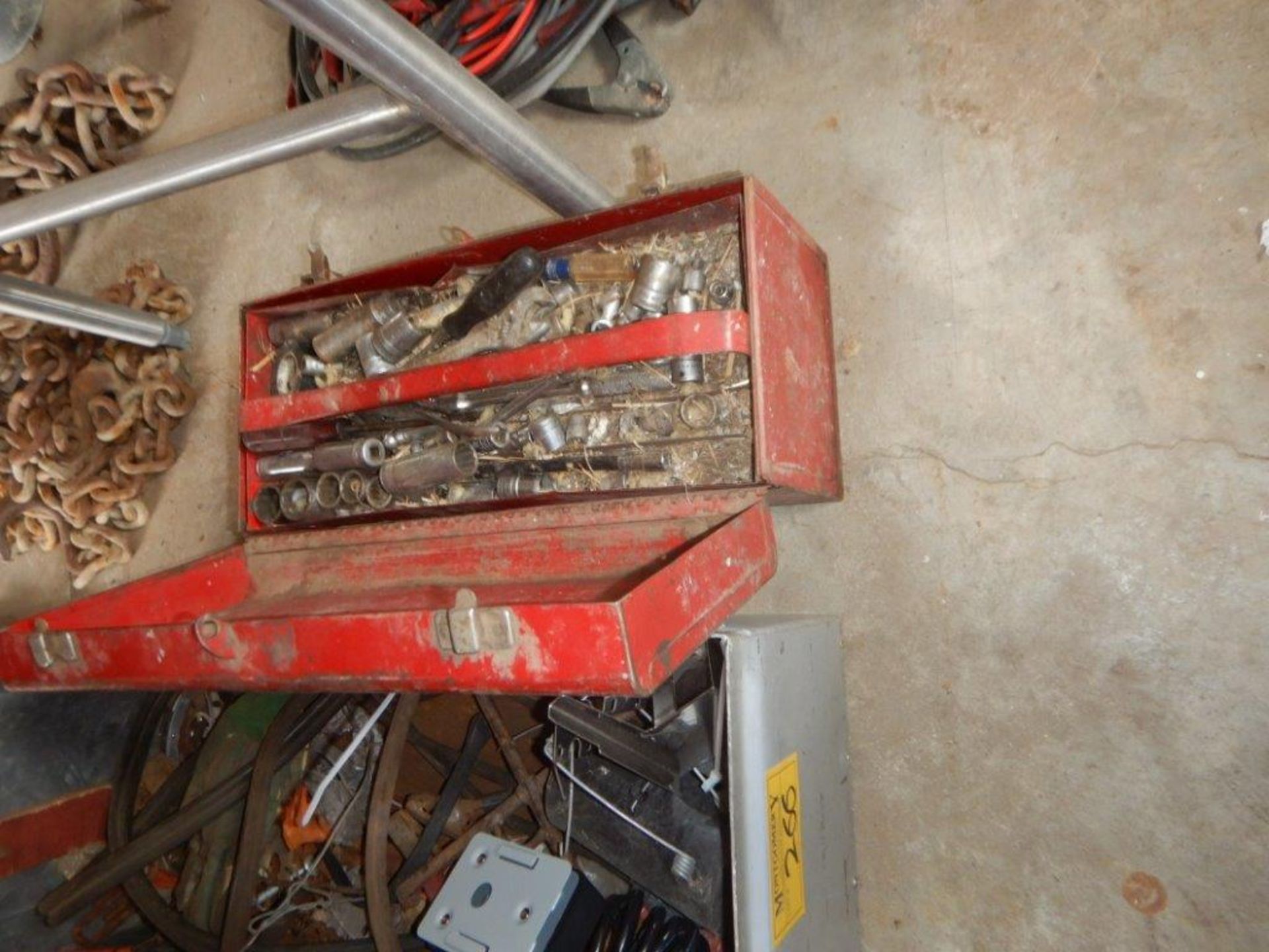 TOOL BOX & CONTENTS, ASSORTED TOOLS - Image 4 of 4