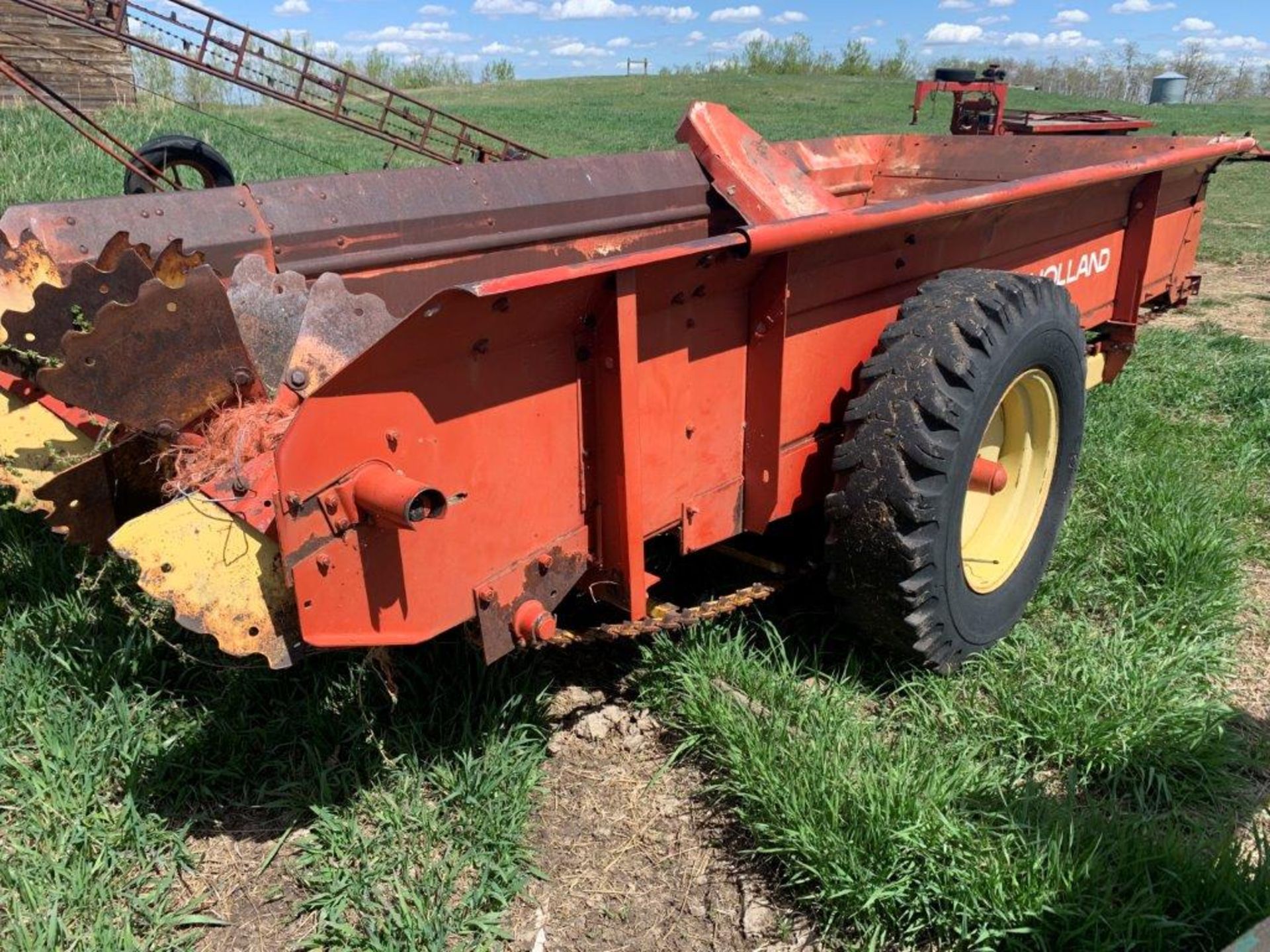 NH 519 S/A MANURE SPREADER, S/N 529711 - Image 3 of 8