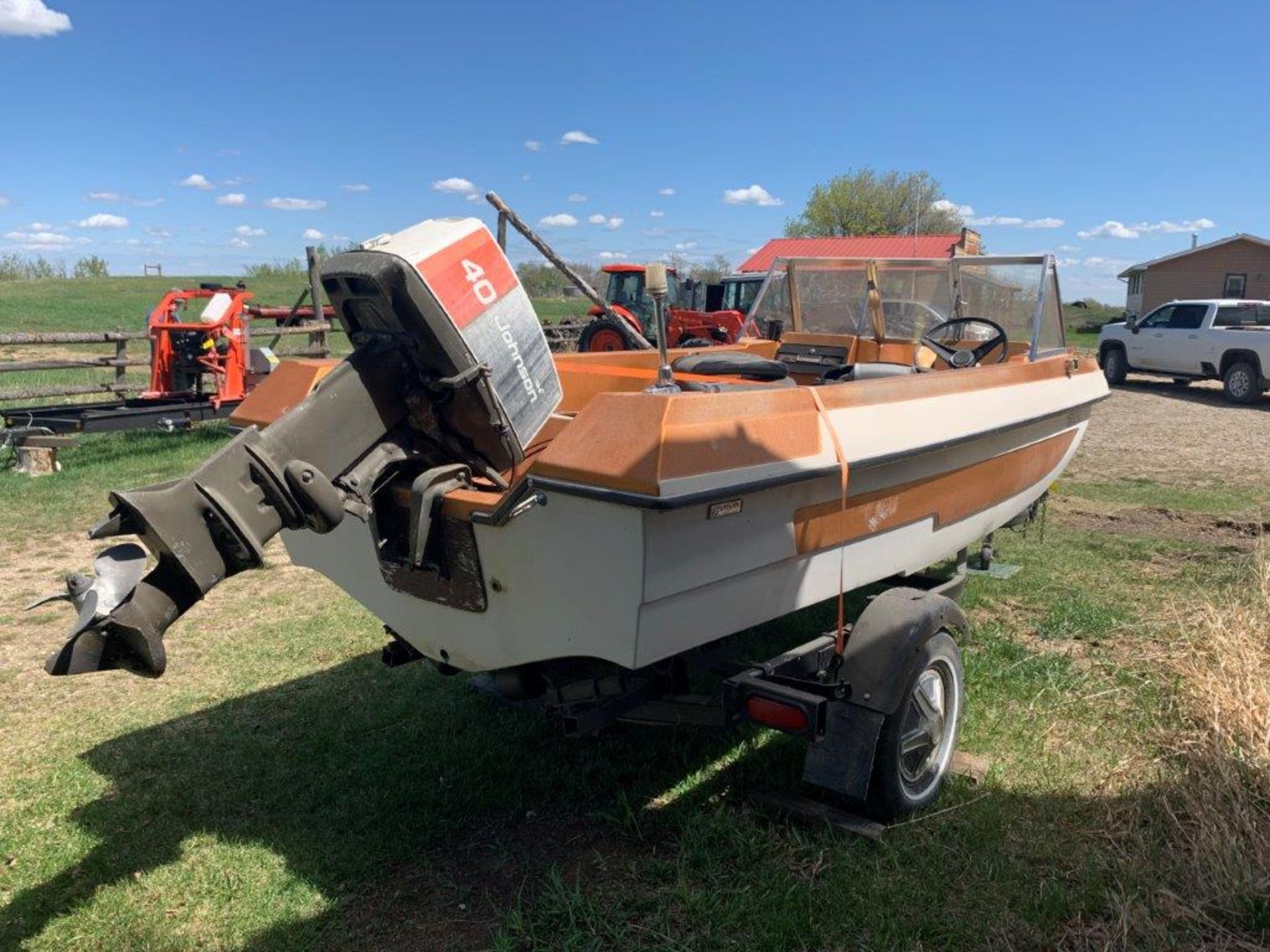 1976 GLASCON 14 FT MOTORBOAT W/JOHNSON 40 MOTOR, S/N ZGL400231076. W/ BOAT TRAILER, S/N SK40-1440198 - Image 2 of 13