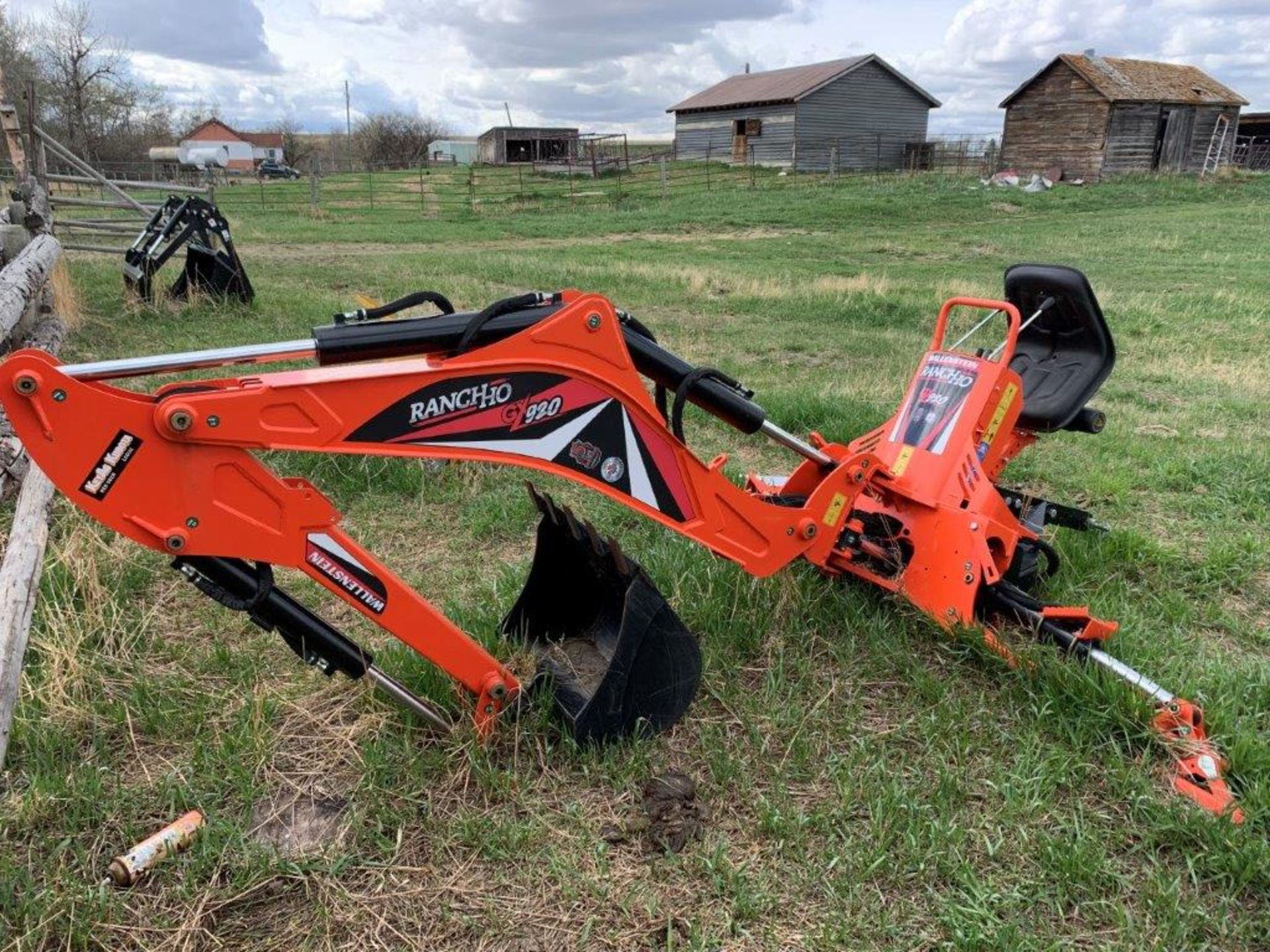 WALLENSTEIN RANCH HO GX920 BACK HOE ATTACH. W/ 15-IN & 24-INCH TOOTH BUCKETS TO FIT 3 PT - Image 4 of 12