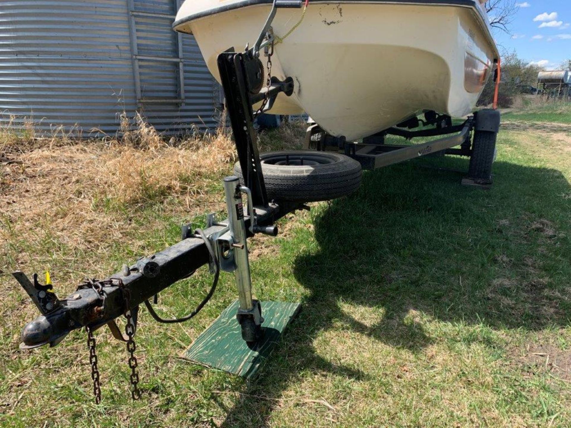 1976 GLASCON 14 FT MOTORBOAT W/JOHNSON 40 MOTOR, S/N ZGL400231076. W/ BOAT TRAILER, S/N SK40-1440198 - Image 8 of 13