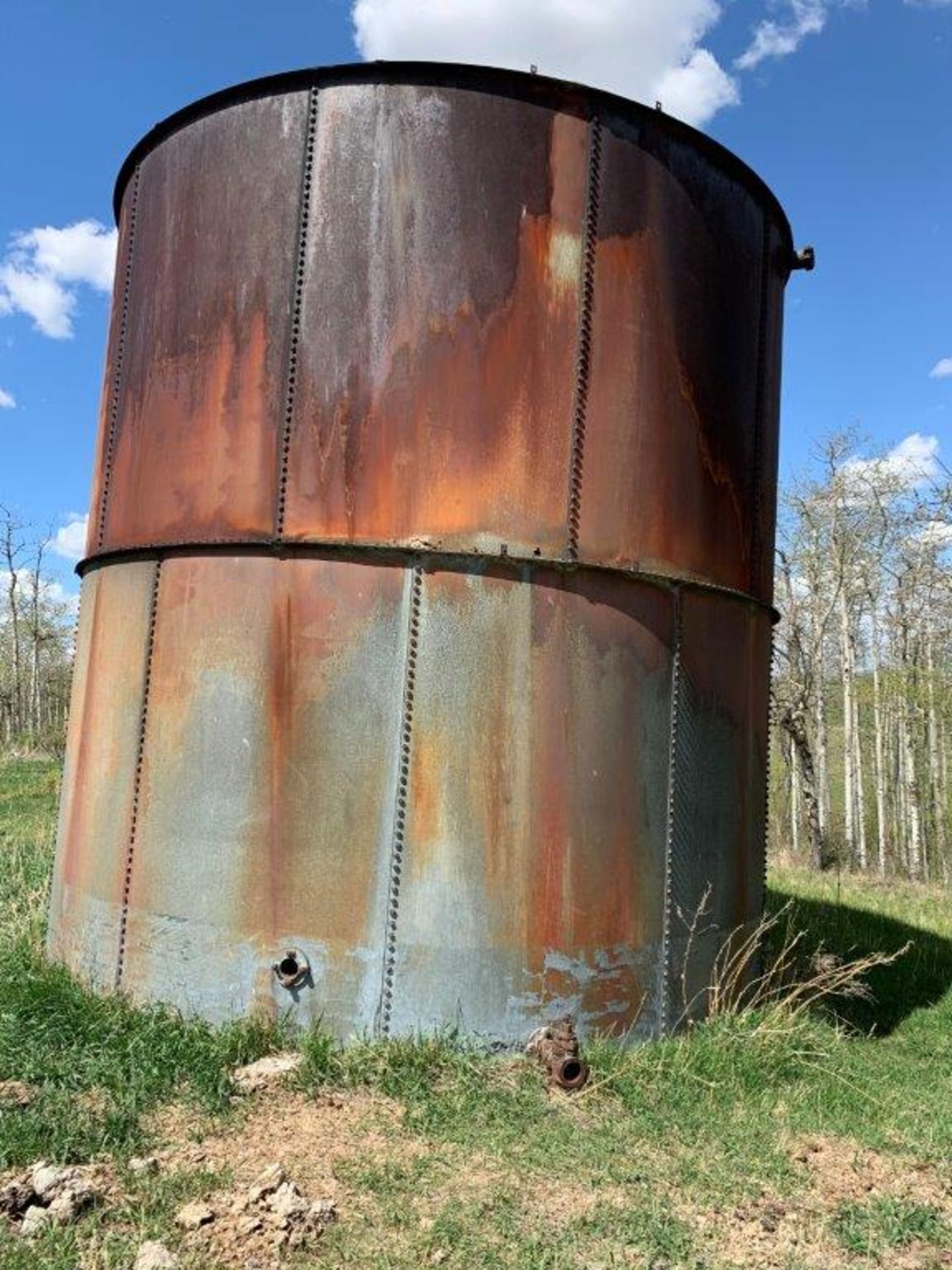 OILFIELD TANK - SALVAGE ONLY, **TO BE REMOVED BY JULY 31ST, 2022** - Image 2 of 4