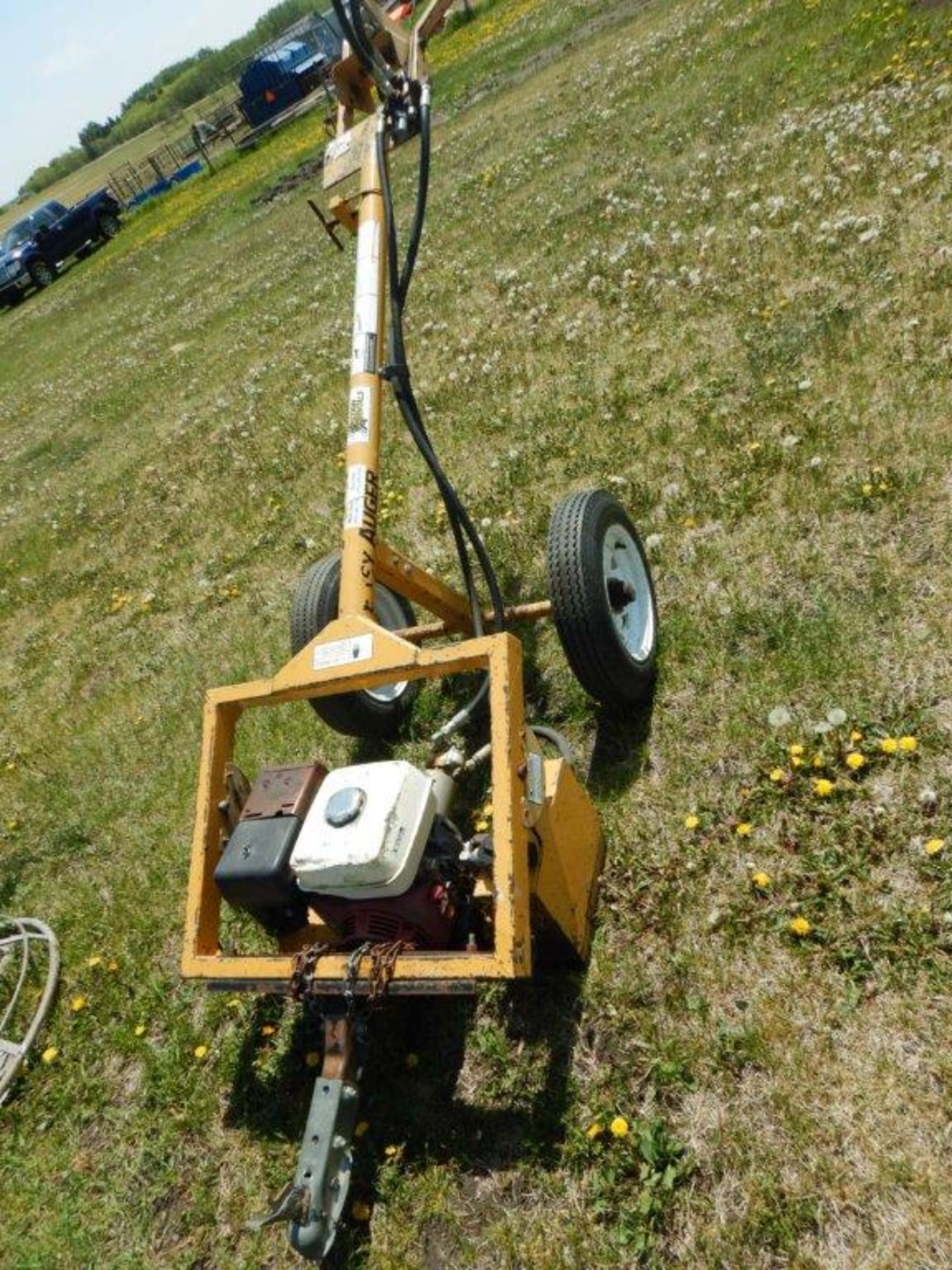 EASY AUGER PULL TYPE POST HOLE AUGER W/ HONDA 9HP ENGINE. - Image 2 of 3