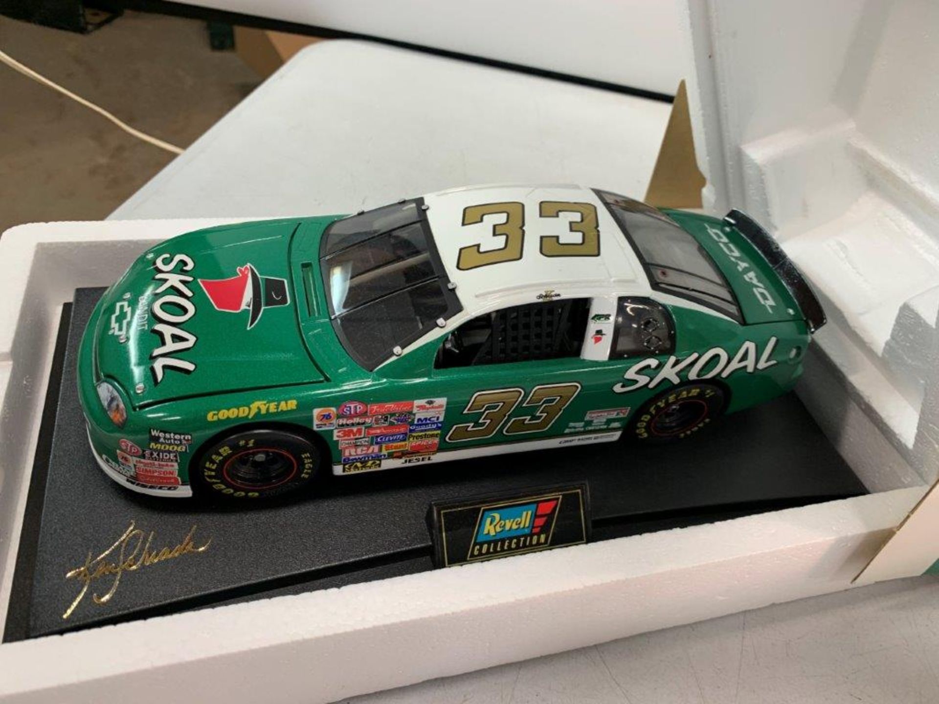 REVELL COLLECTION SKOAL BANDIT RACING DIE CAST REPLICA CARS - Image 3 of 4