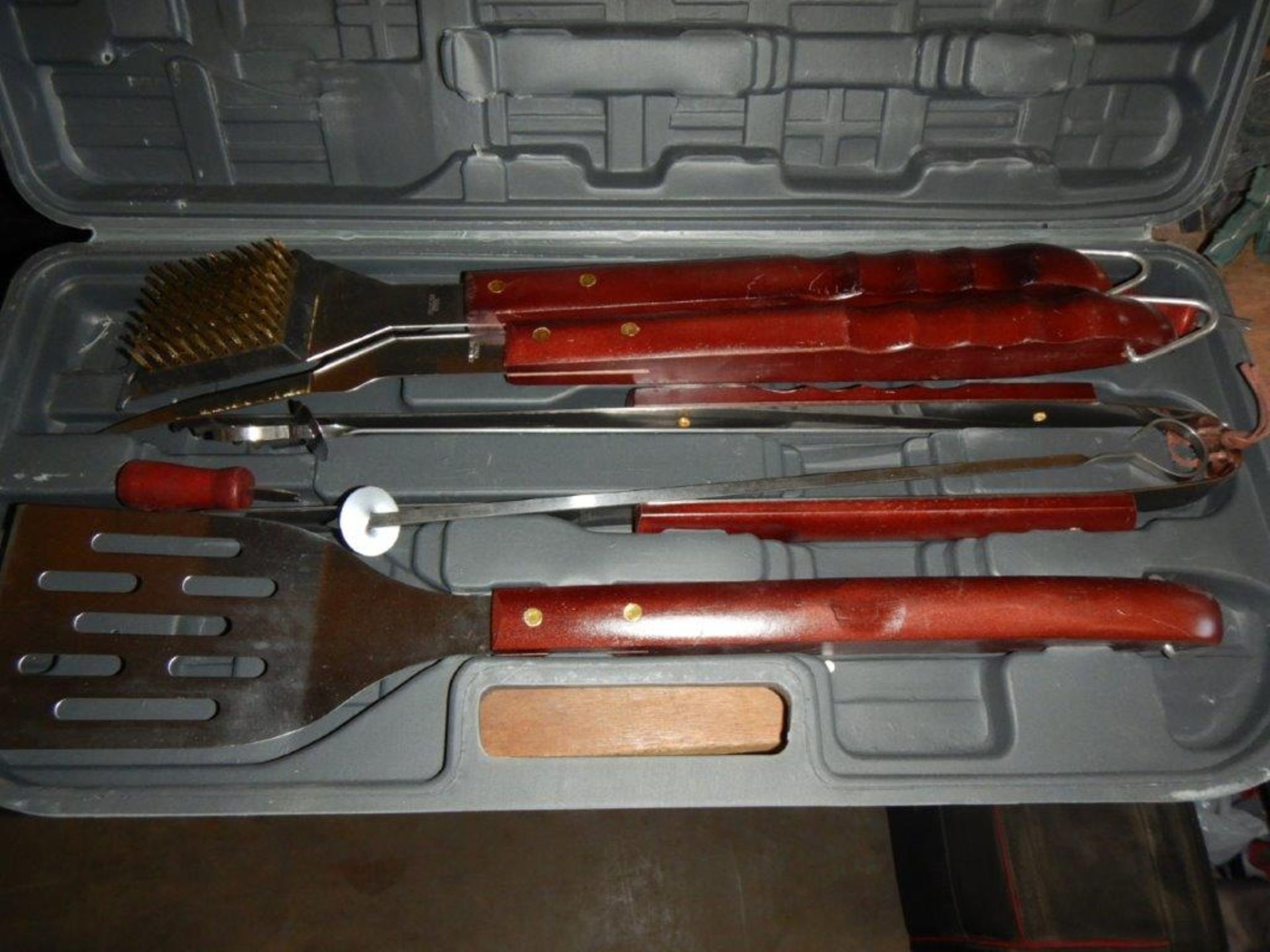 BBQ GRILLING UTENSILS KIT W/CAMP KITCHEN SUPPLIES - Image 2 of 4