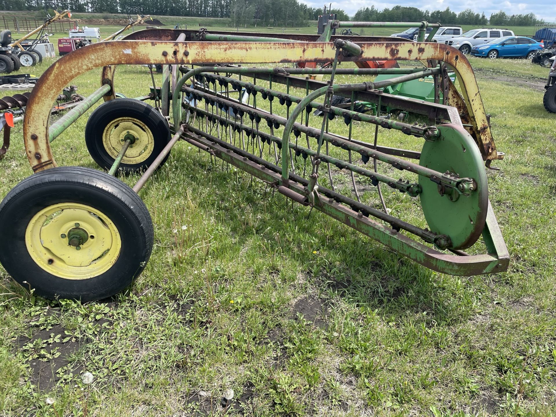 JOHN DEERE 896A HAY RAKE, S/N 16930 - Image 4 of 5