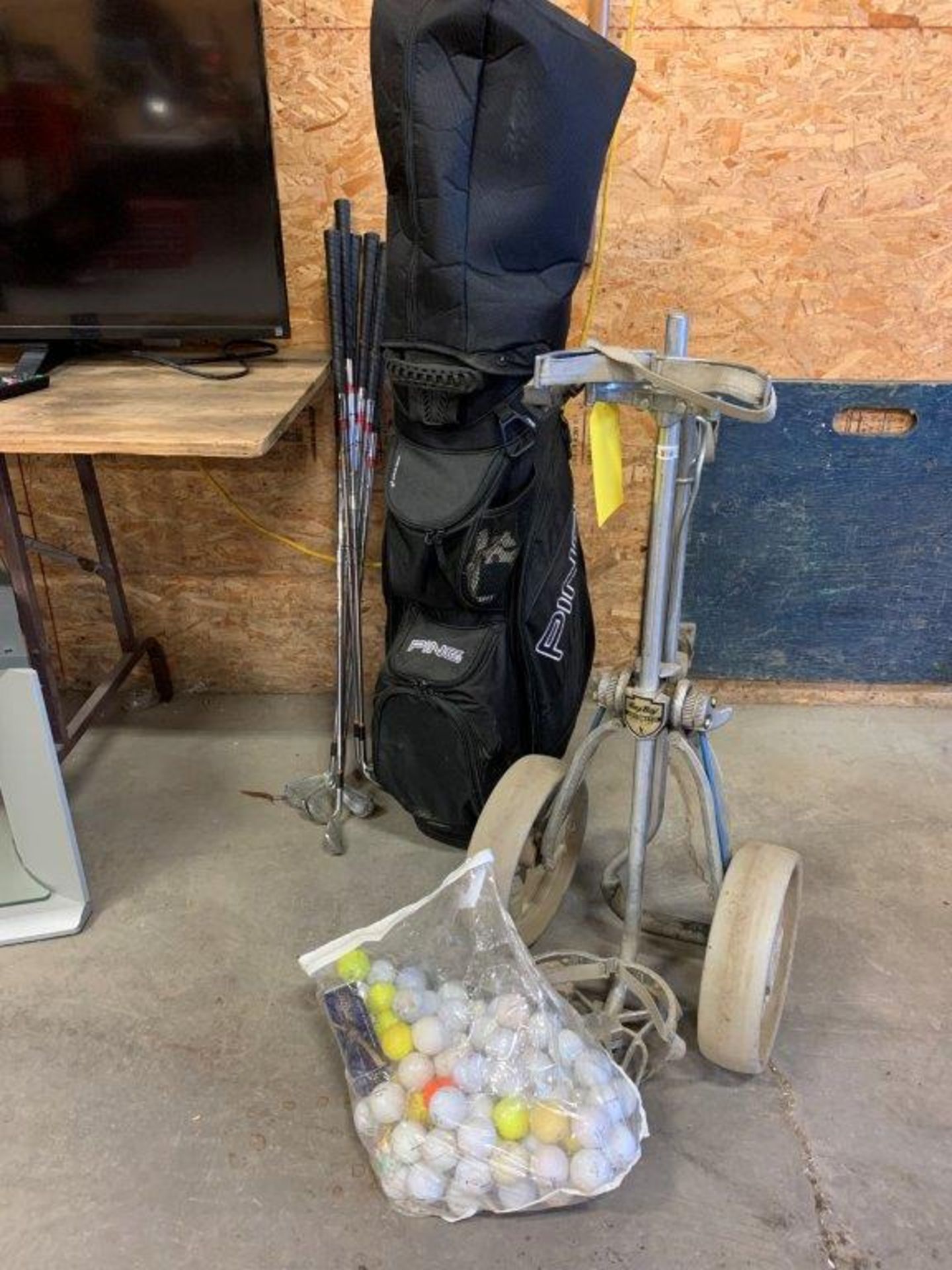 BAG BOY AUTOMATIC GOLF CART W/ PING BAG AND TOP FLITE PLUS CLUBS