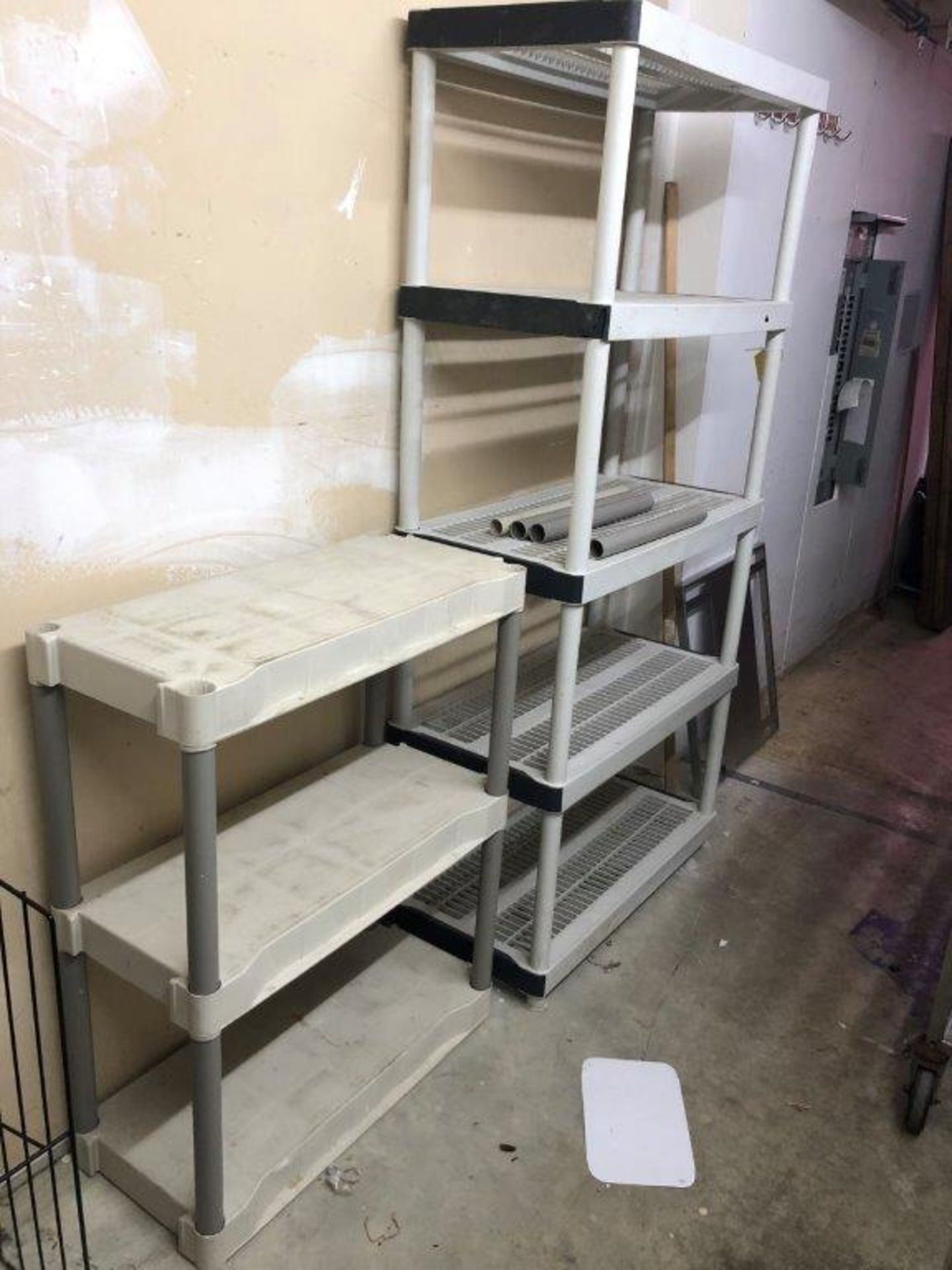 L/O WIRE RACKS & MERCHANDISERS, WOOD SHELVES, POLY STORAGE SHELVES, ETC - Image 2 of 7