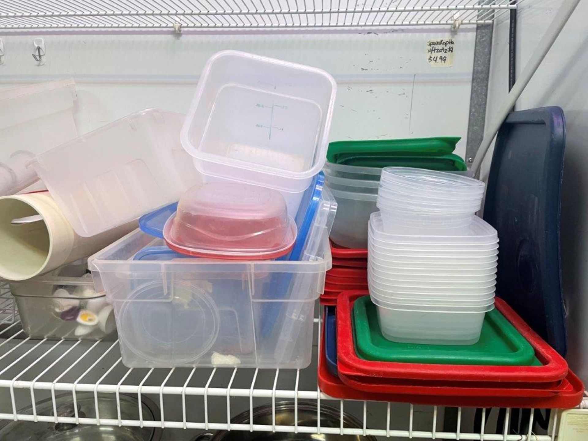 L/O ASSORTED PLASTIC CONTAINERS, BOWLS, MEASURING CUPS, ETC. - Image 4 of 4