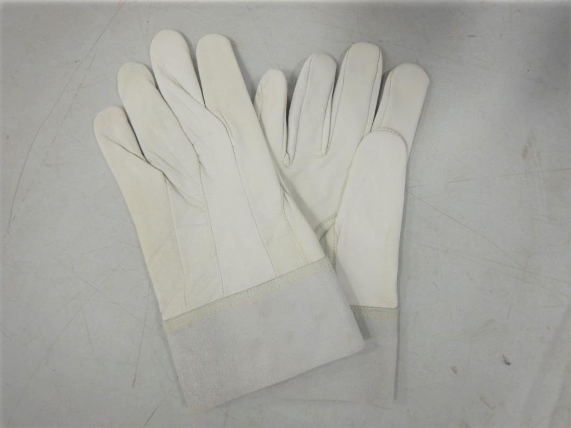 24 PAIRS OF LEATHER WORK GLOVES SZ M - Image 3 of 3