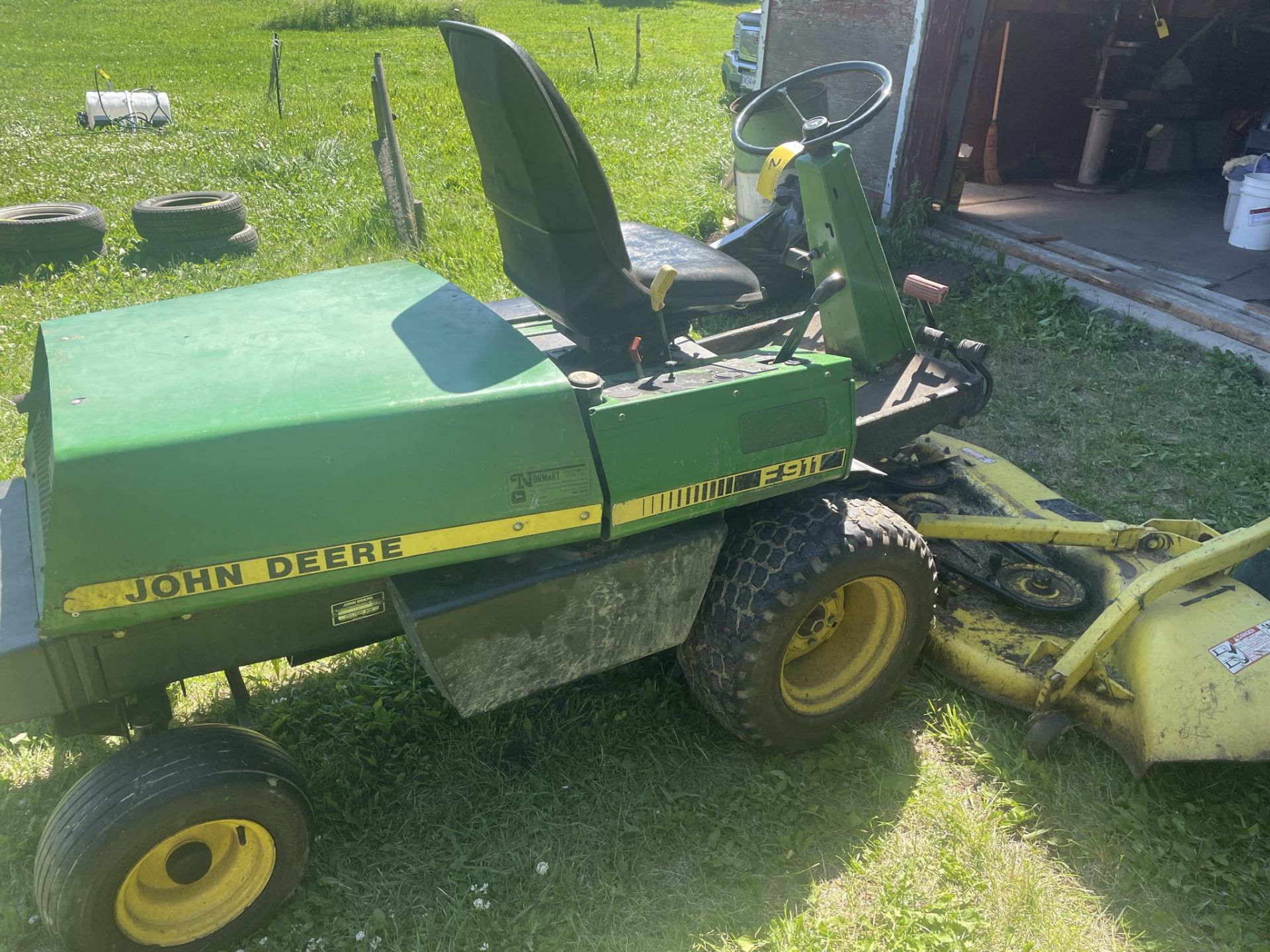JOHN DEERE F911 FRONT MOUNT LAWN MOVER W/ 60” DECK, 2,286 HR SHOWING, S/N M0F911X100545 - Image 4 of 8