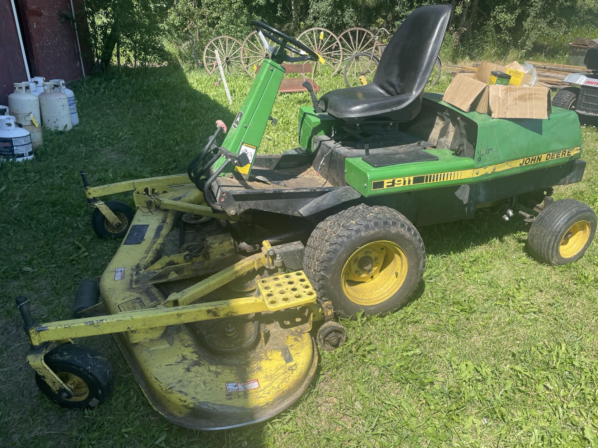 JOHN DEERE F911 FRONT MOUNT LAWN MOVER W/ 60” DECK, 2,286 HR SHOWING, S/N M0F911X100545 - Image 2 of 8