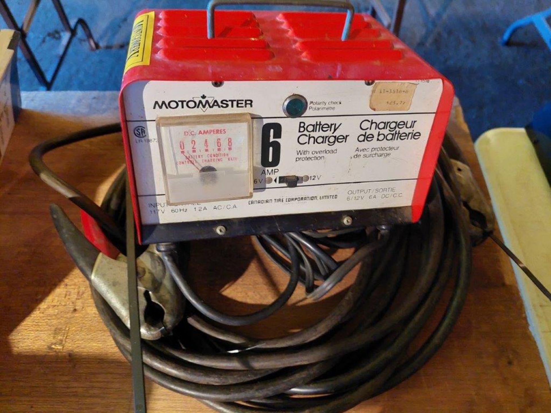 MOTOMASTER BATTERY CHARGER AND BOOSTER CABLES