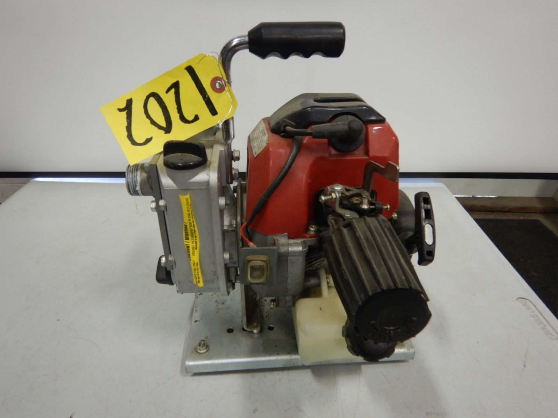 POWER FIST 1IN WATER PUMP GAS 2 STROKE ENGINE