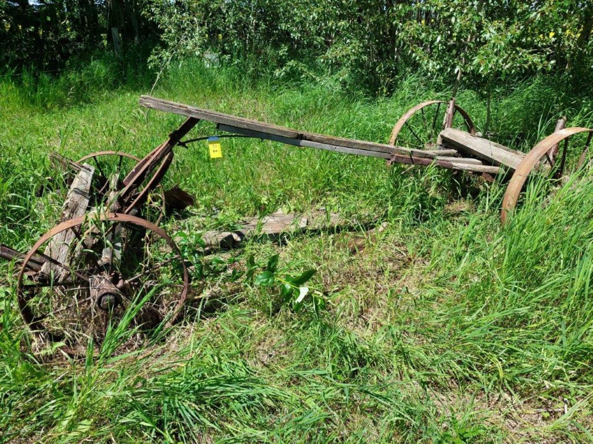 ANTIQUE STEEL WHEEL WAGON CHASSIS