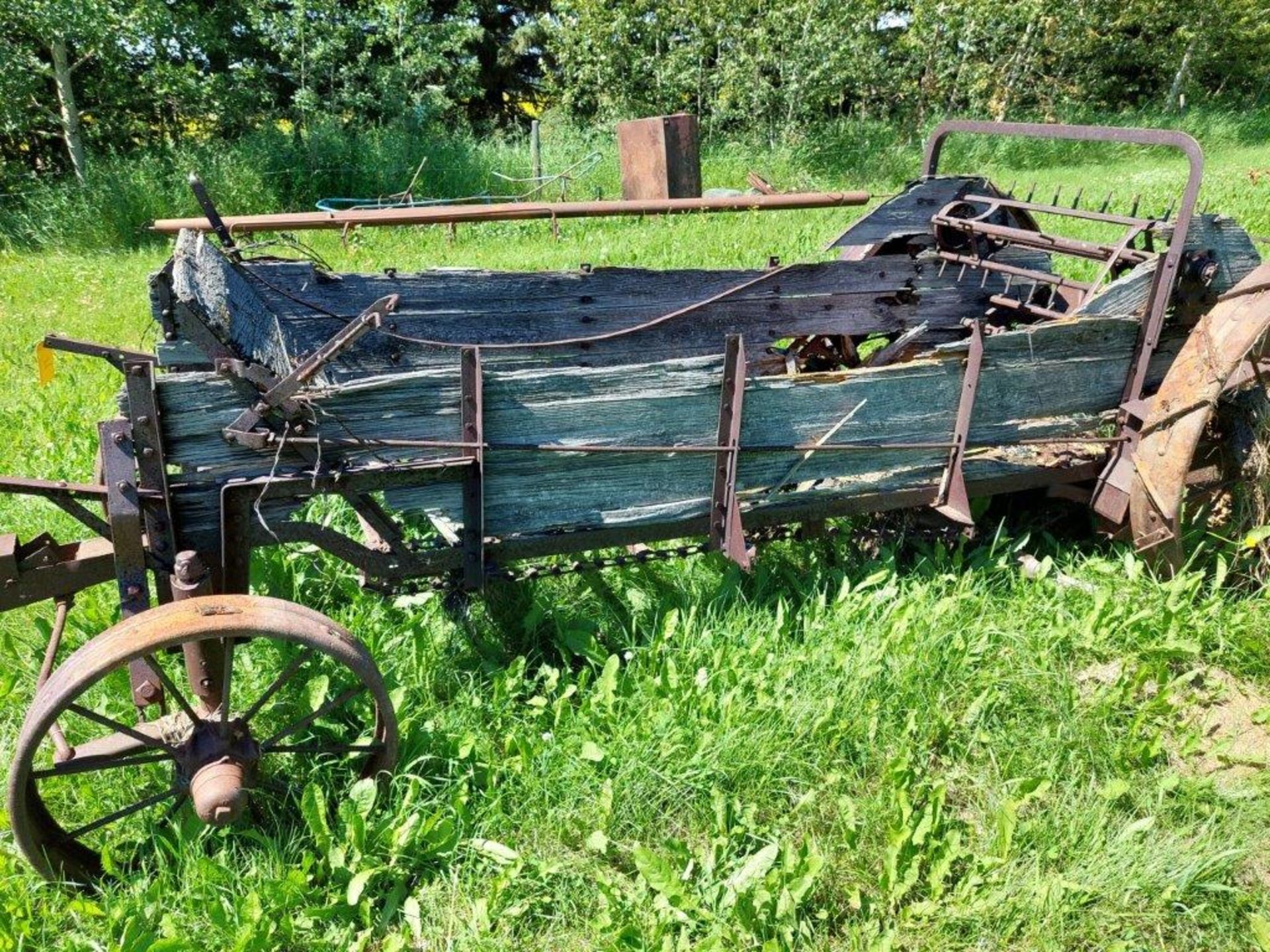 ANTIQUE GROUND DRIVE MANURE SPREADER S/A, 10'X40” - Bild 3 aus 3