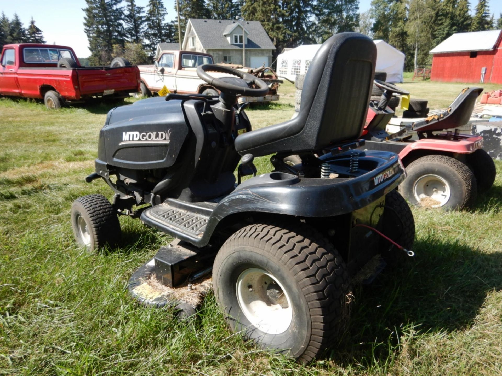 MTD GOLD RIDE-ON LAWN MOWER, 19HP, 46" DECK - Image 3 of 5