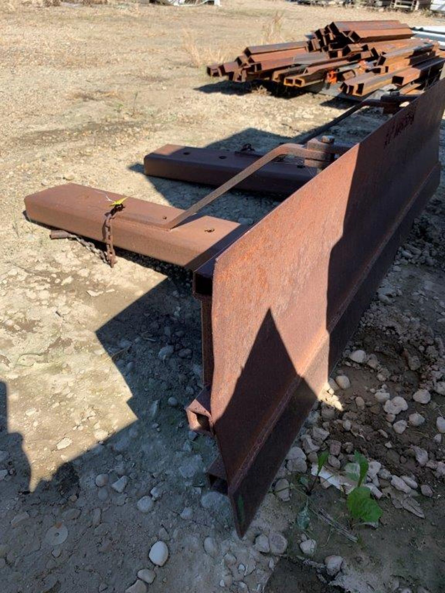 6 FT DOZER BLADE TO FIT PALLET FORKS W/ 2X8 INCH STEEL RECIEVER POCKETS - Image 2 of 3