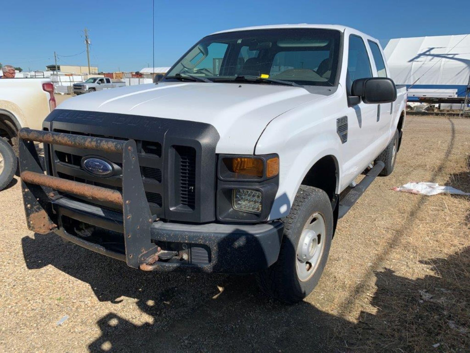 2008 FORD F250 XL SD CREW CAB/SHORT BOX TRUCK, 214091 KM SHOWING W/ 6.2L GAS, RECENT REAR NEW BRAKES - Image 2 of 12