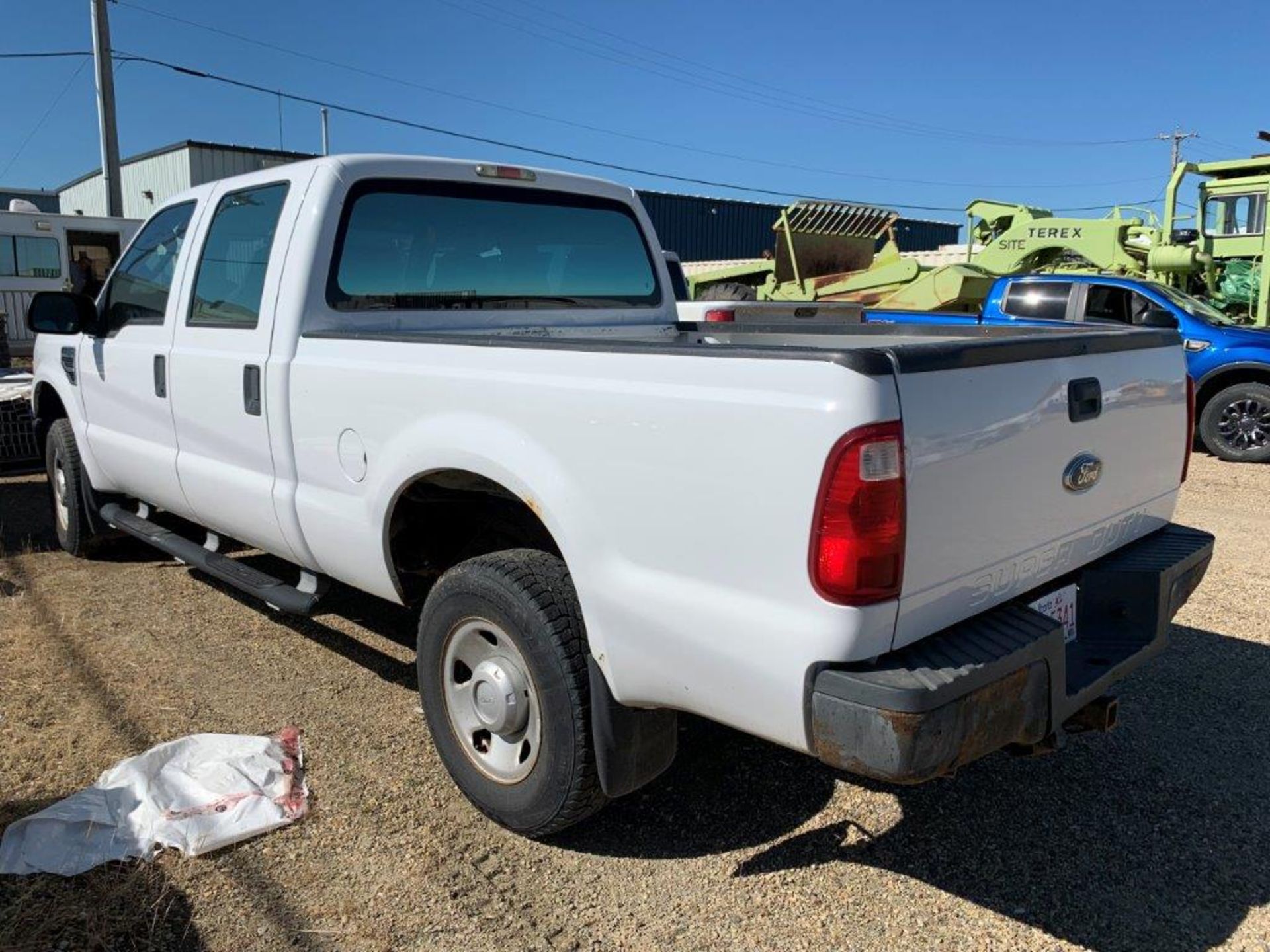 2008 FORD F250 XL SD CREW CAB/SHORT BOX TRUCK, 214091 KM SHOWING W/ 6.2L GAS, RECENT REAR NEW BRAKES - Image 3 of 12