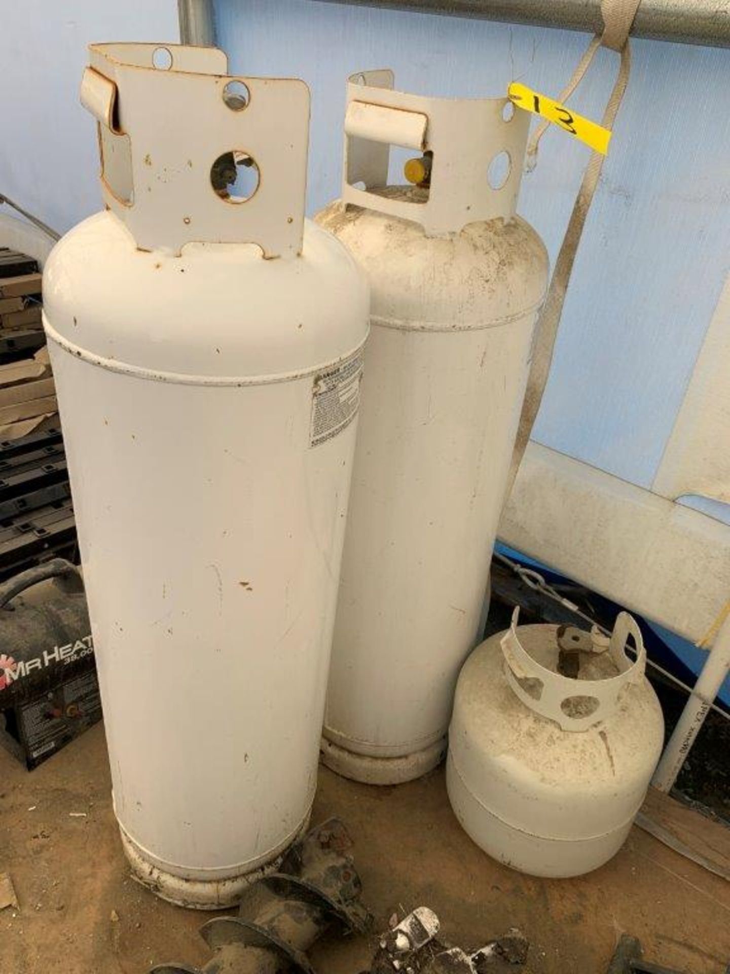 2-40 LB LPG GAS BOTTLES, 1-10 LB LPG GAS BOTTLE