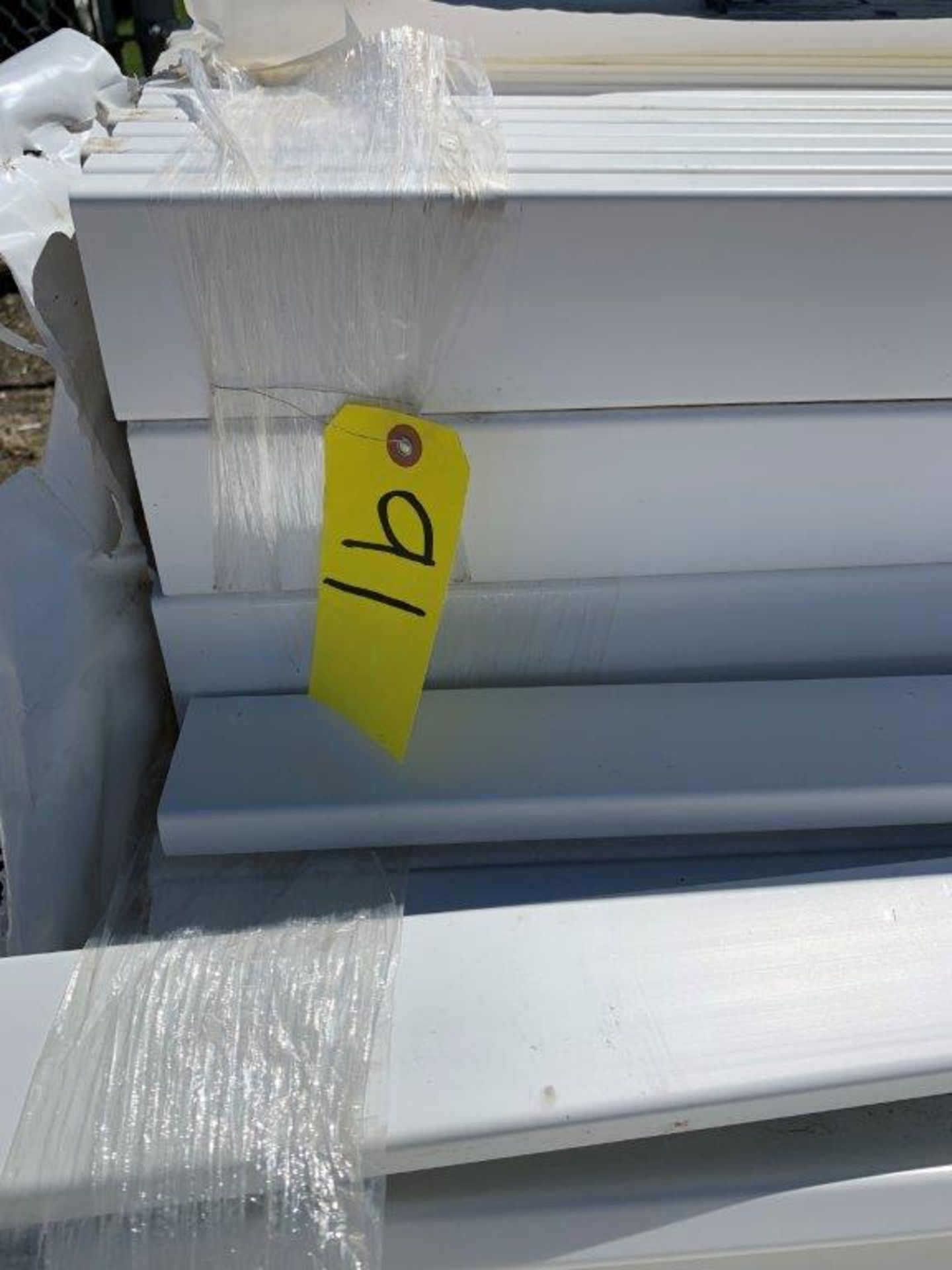 PT SKID OF APPROX 400-7/8"X3"X60" FENCE PICKETS - WHITE - SEMI-PRIVATE - Image 3 of 3